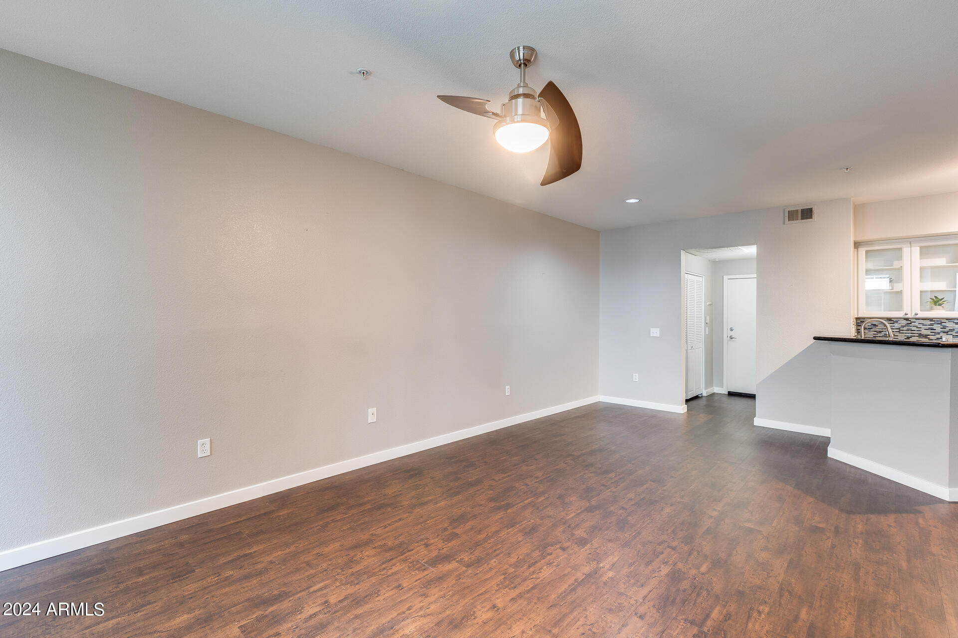 3633 N 3RD Avenue, 1027