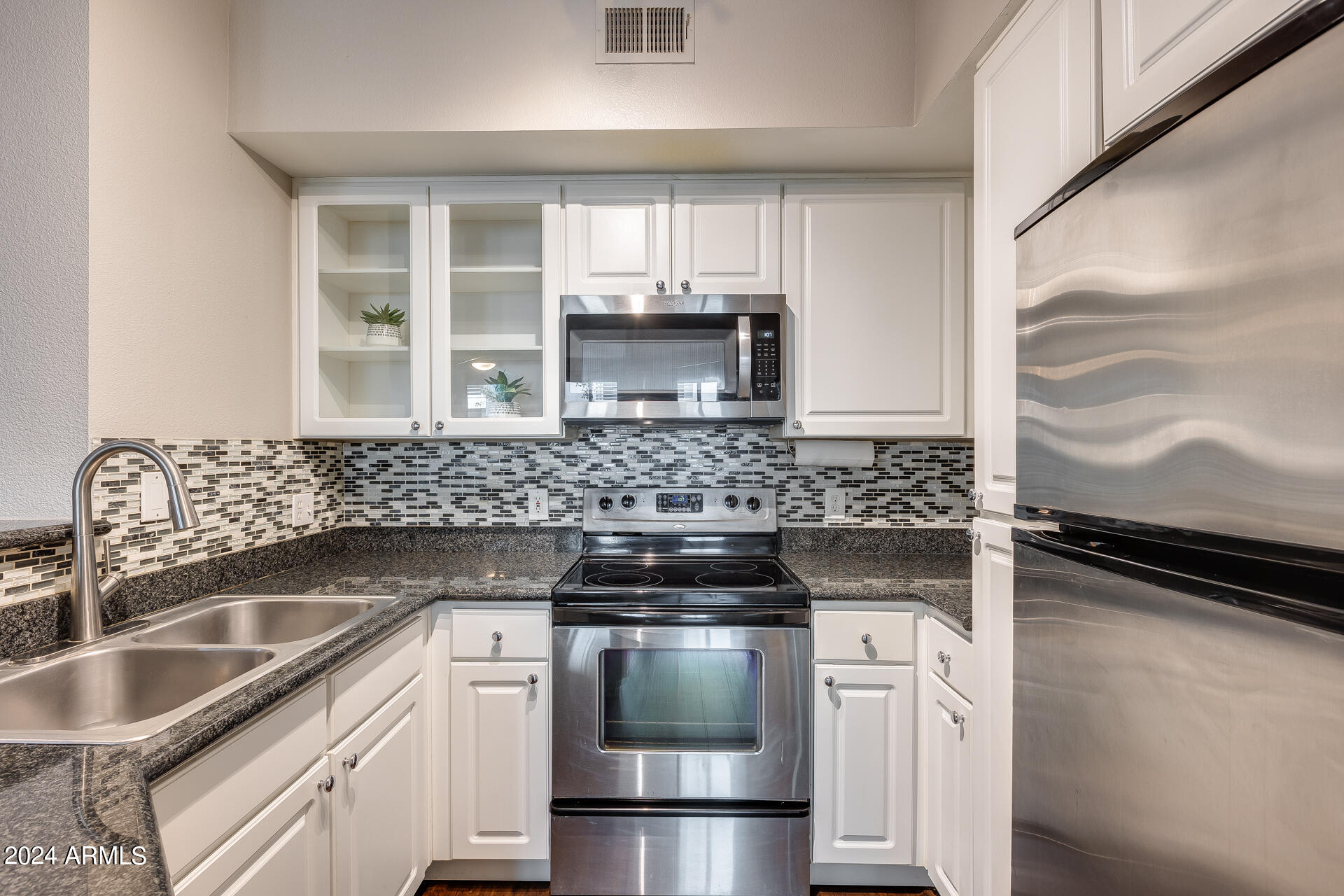 3633 N 3RD Avenue, 1027