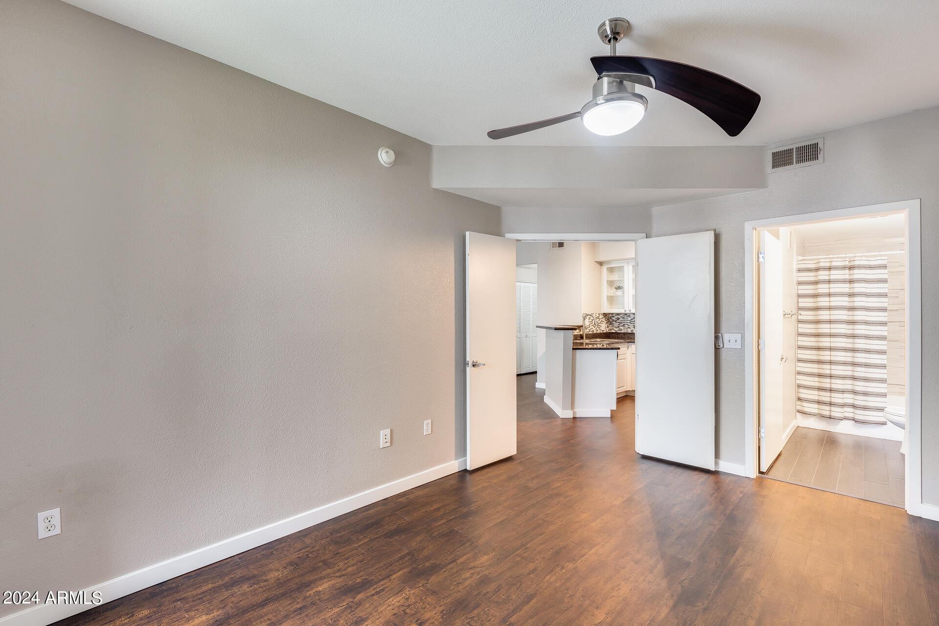 3633 N 3RD Avenue, 1027