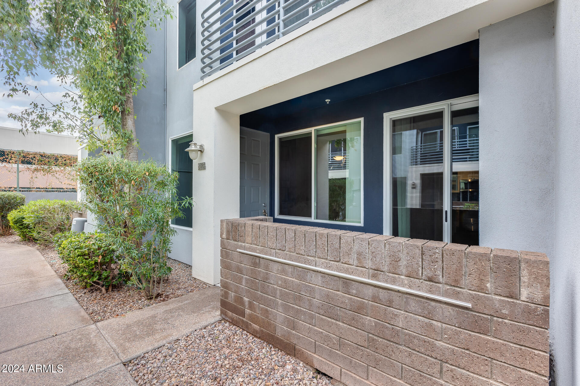 3633 N 3RD Avenue, 1027