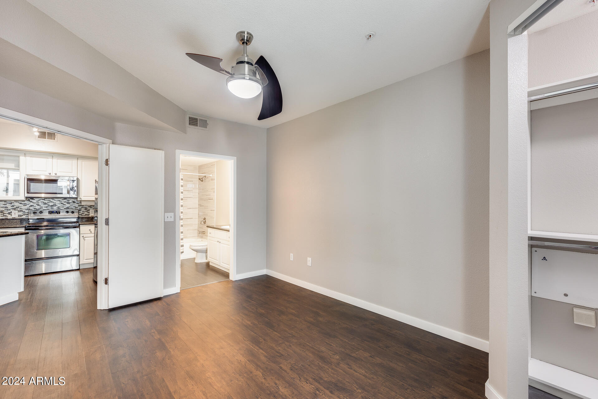 3633 N 3RD Avenue, 1027