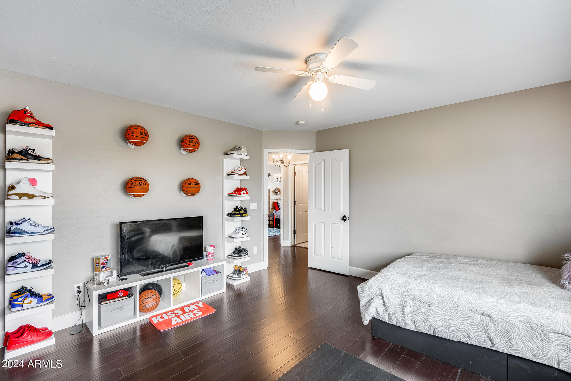 15437 W CHRISTY Drive