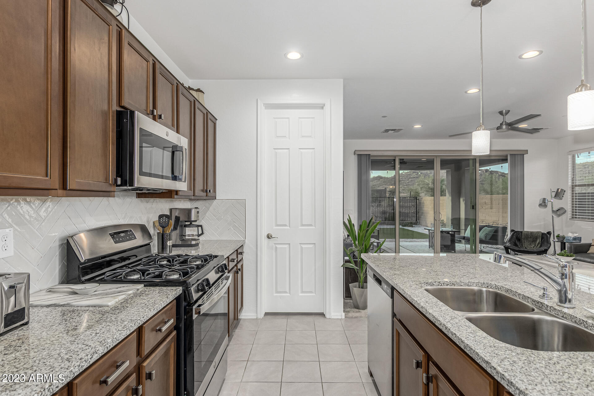 13206 W RED RANGE Way