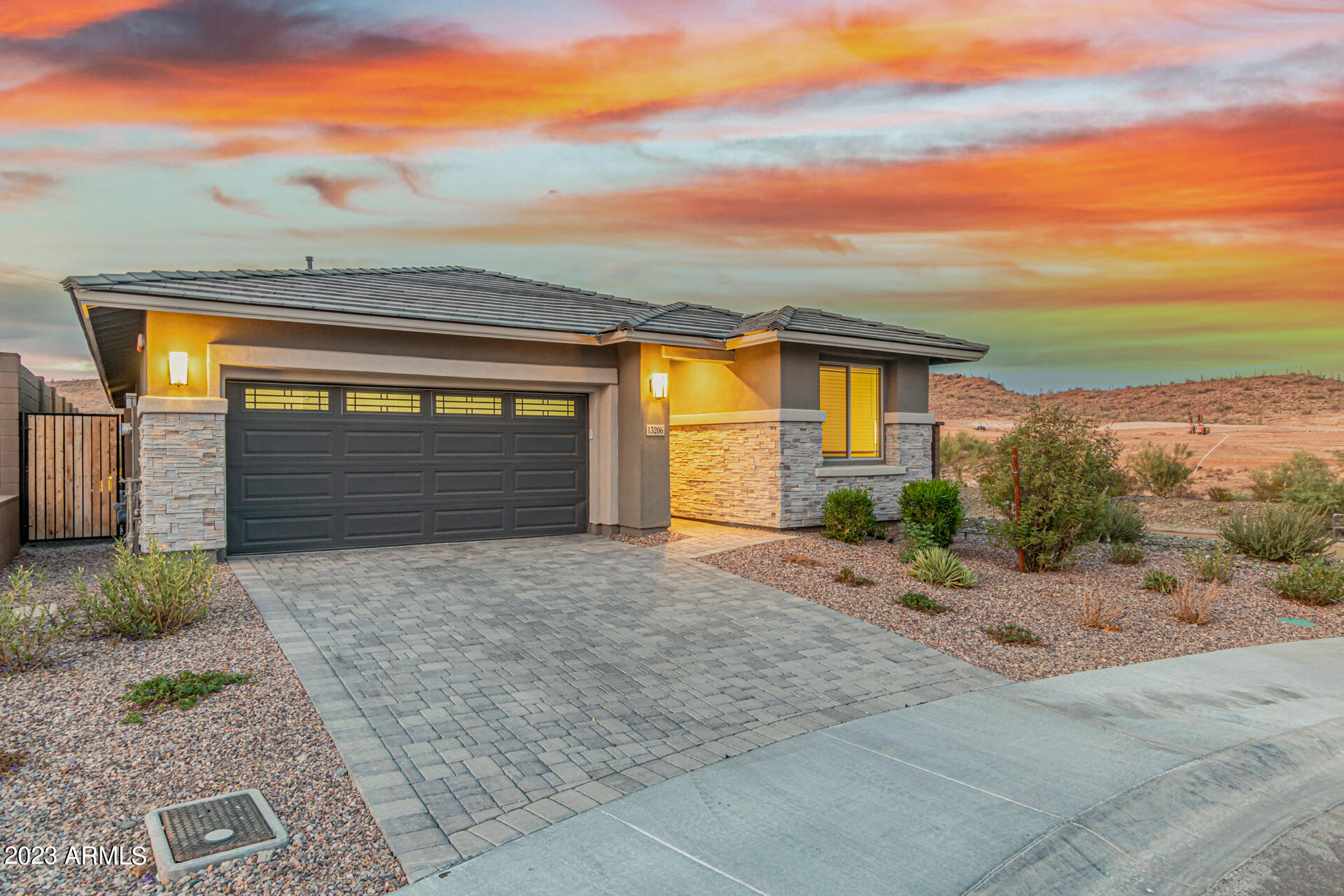 13206 W RED RANGE Way