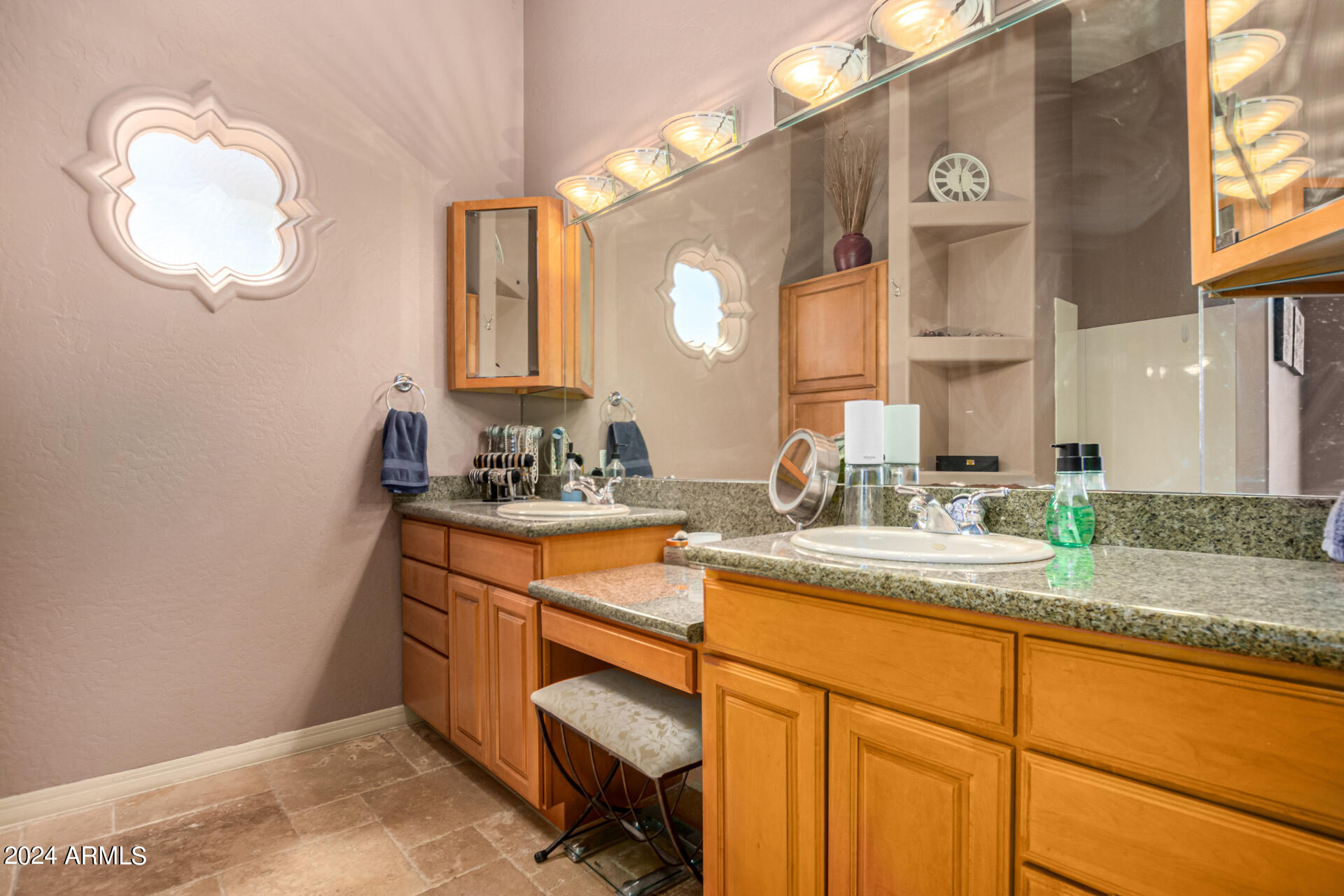 9186 S SAN PABLO Drive