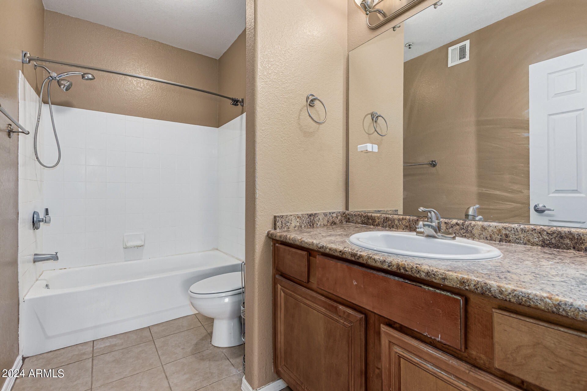 4925 E DESERT COVE Avenue, 242