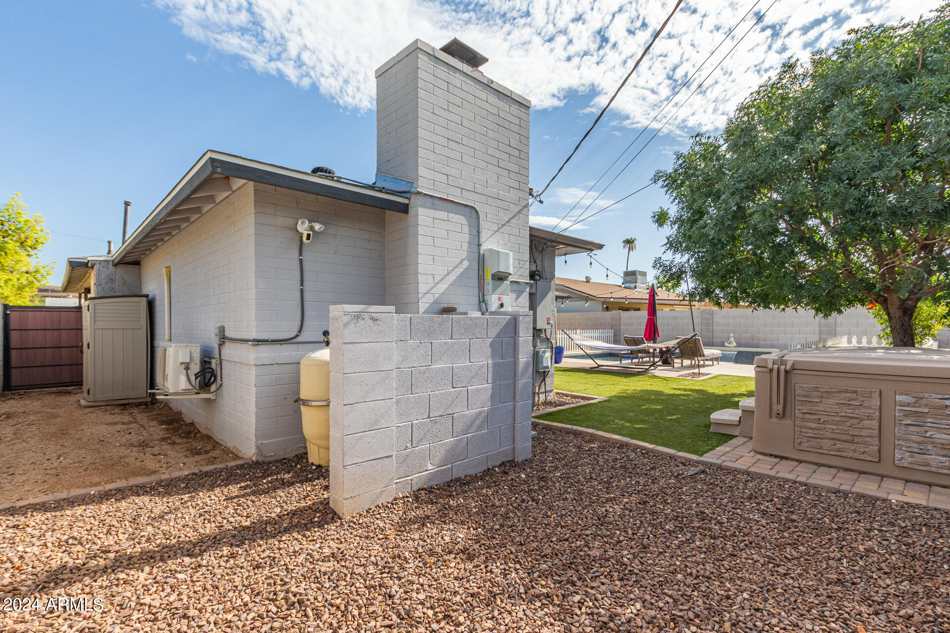 2007 W MONTEBELLO Avenue