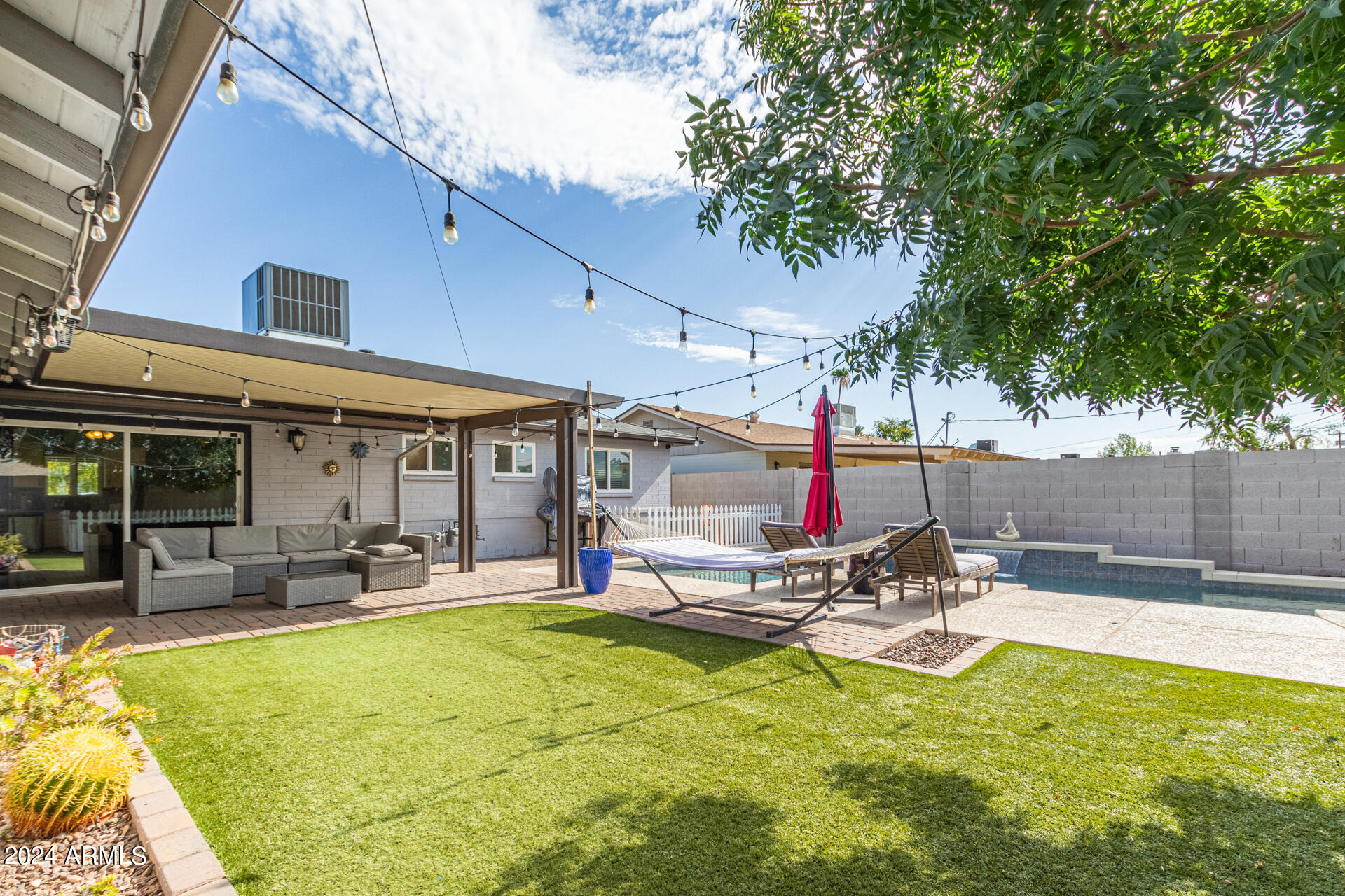 2007 W MONTEBELLO Avenue