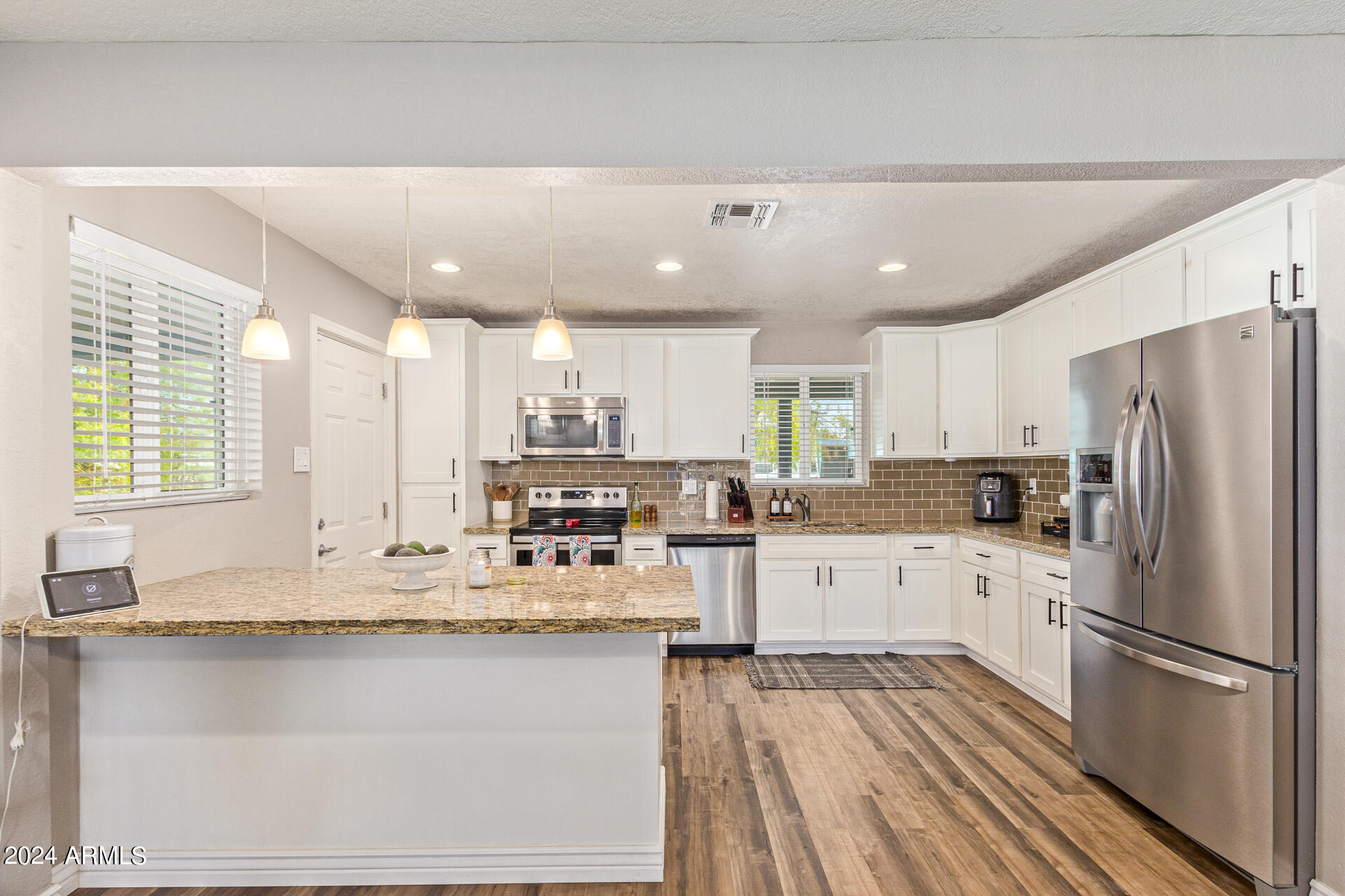 2007 W MONTEBELLO Avenue