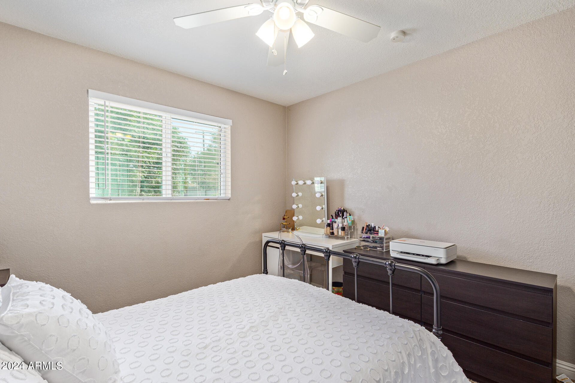 2007 W MONTEBELLO Avenue