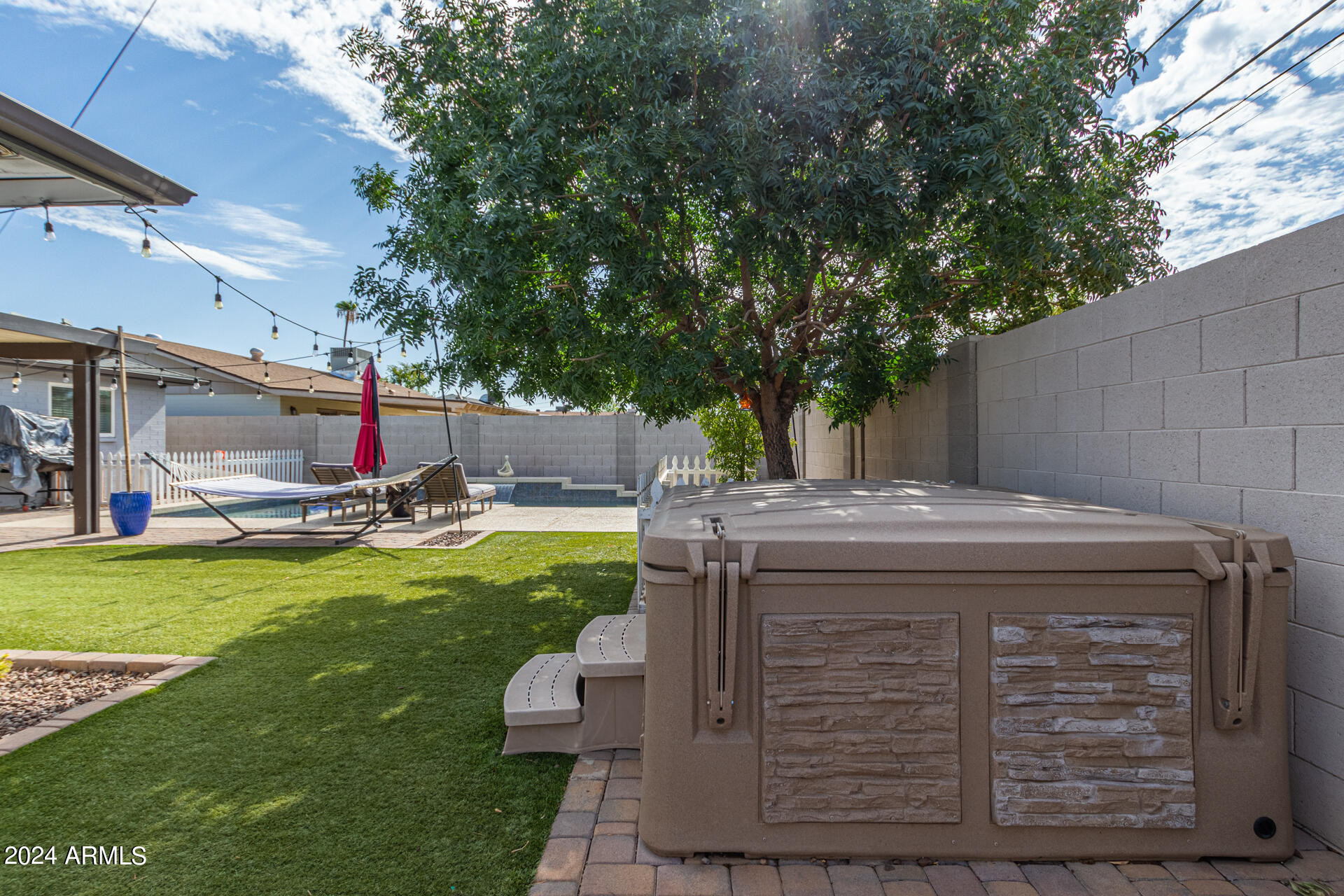 2007 W MONTEBELLO Avenue