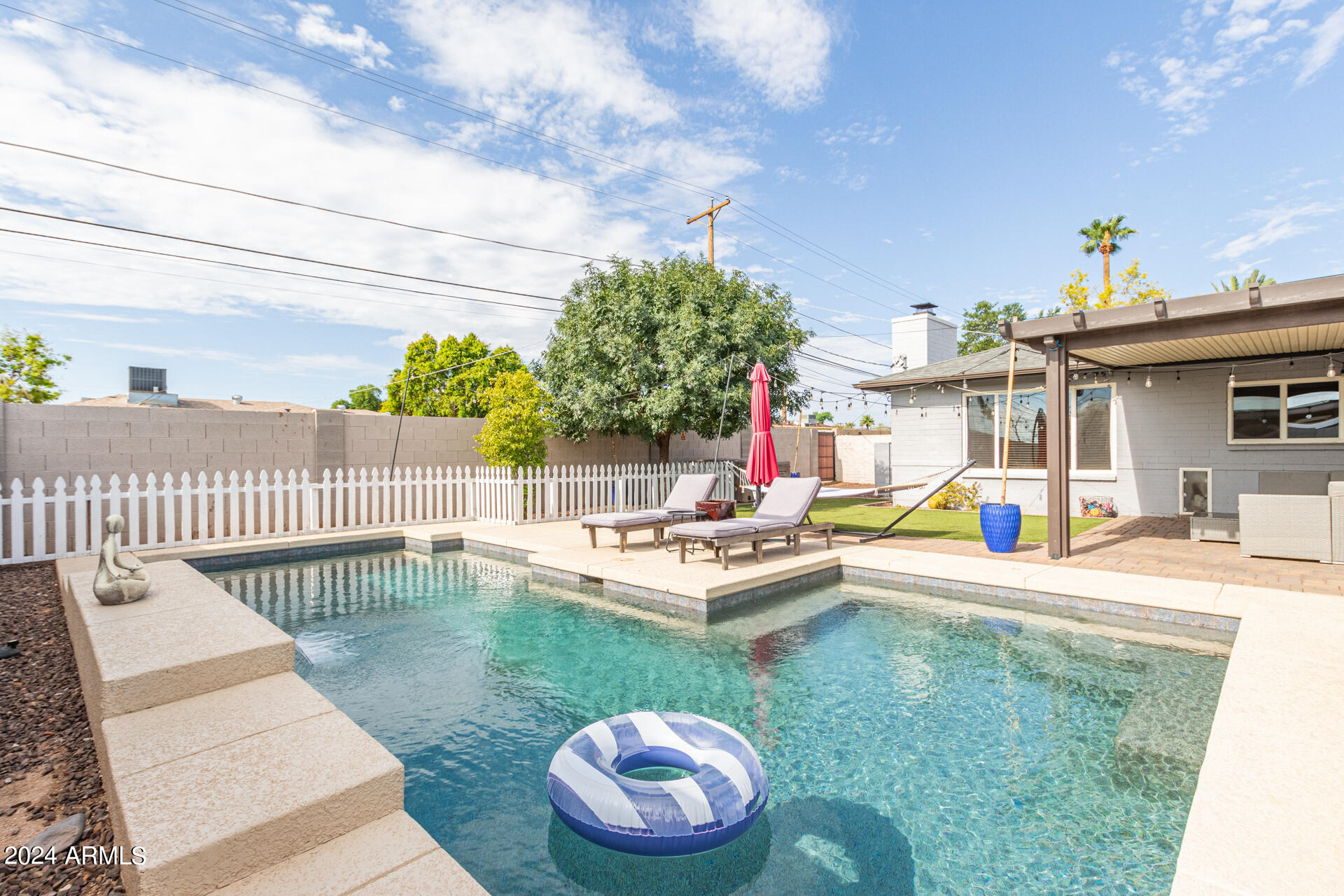 2007 W MONTEBELLO Avenue