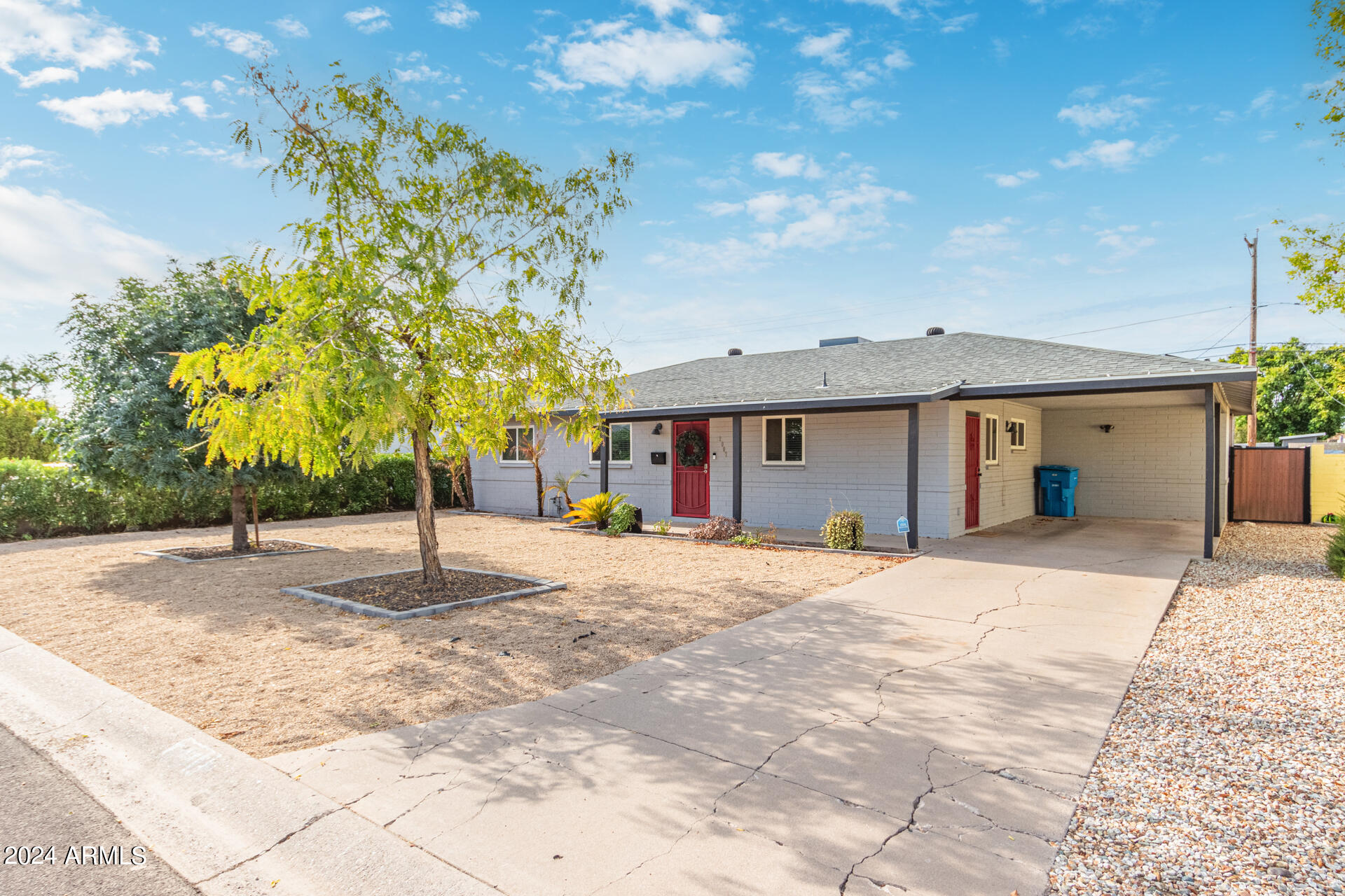 2007 W MONTEBELLO Avenue