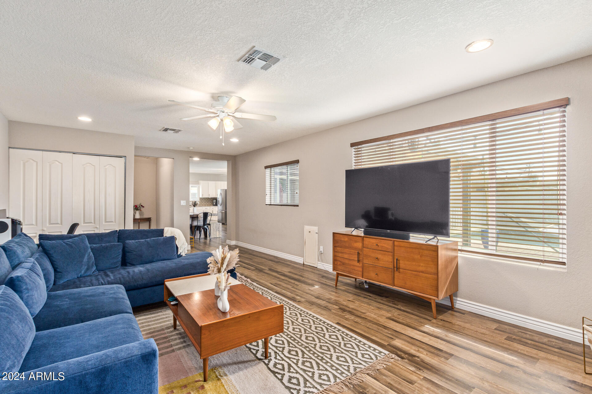 2007 W MONTEBELLO Avenue