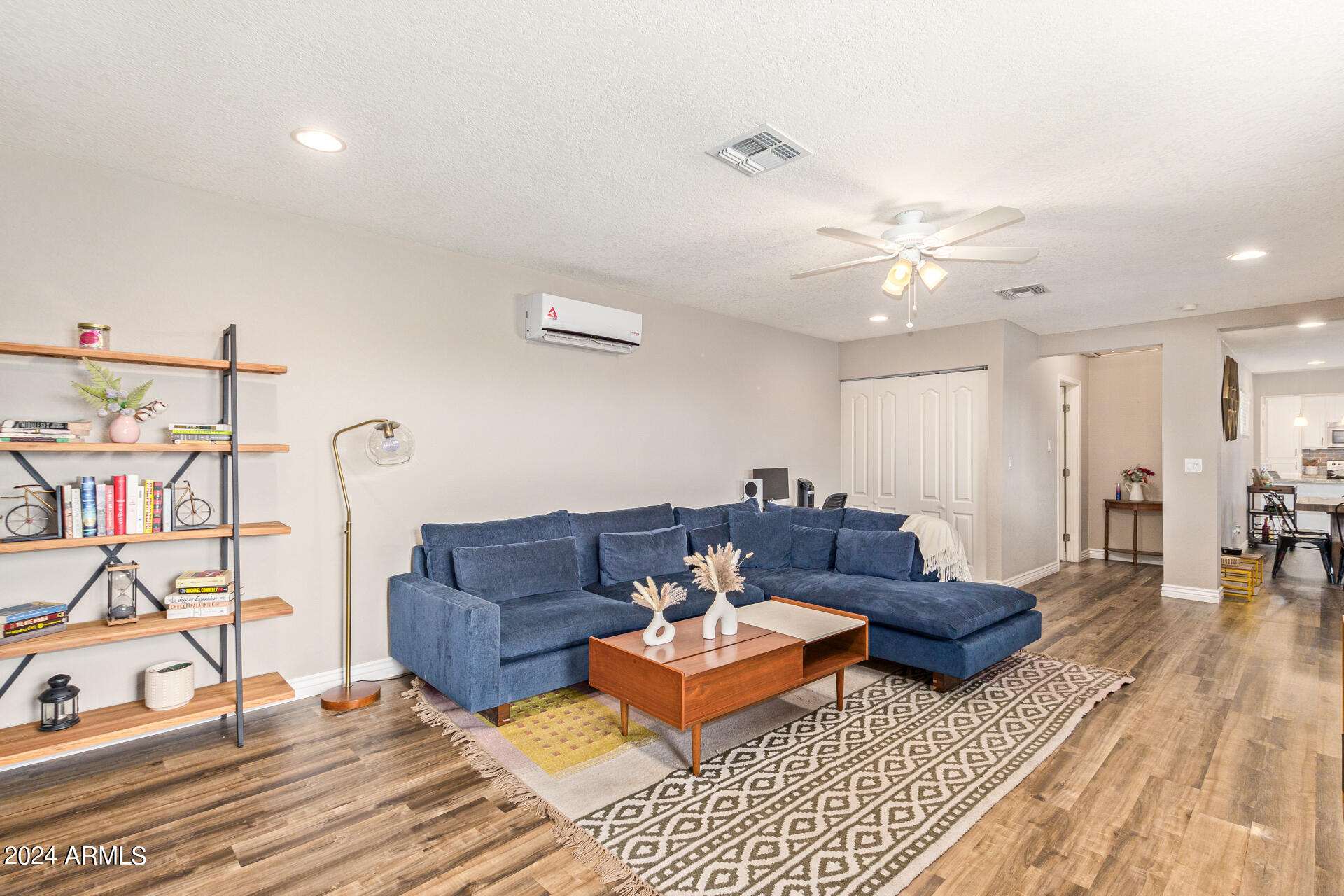 2007 W MONTEBELLO Avenue