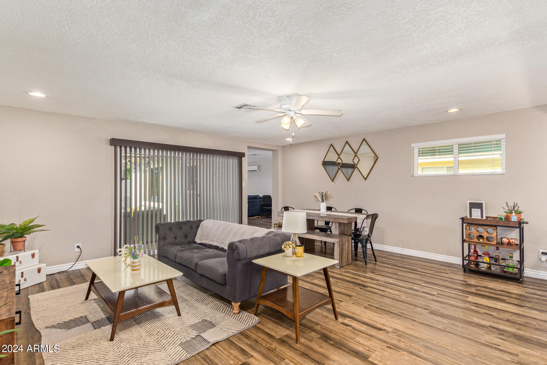 2007 W MONTEBELLO Avenue