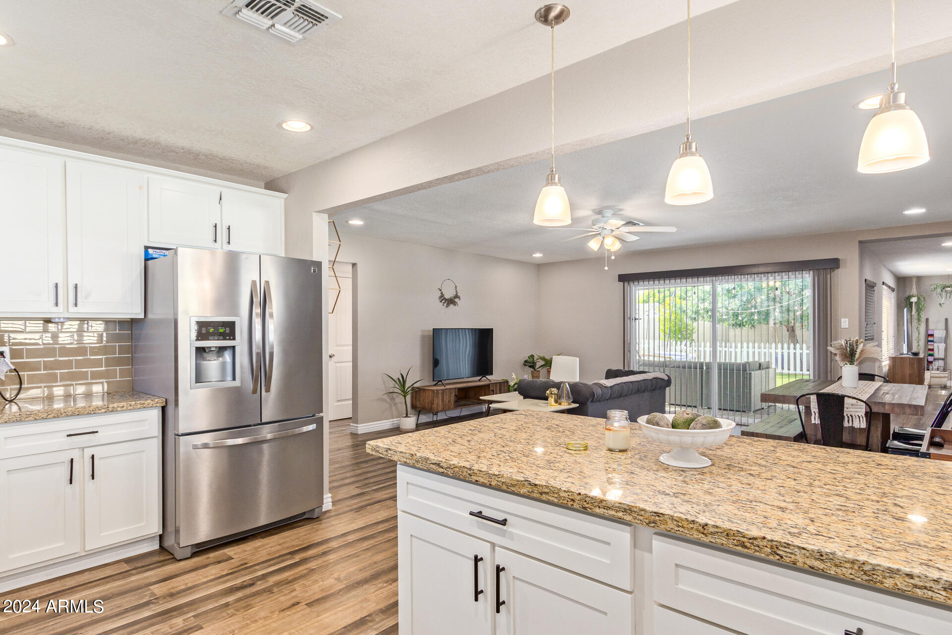 2007 W MONTEBELLO Avenue