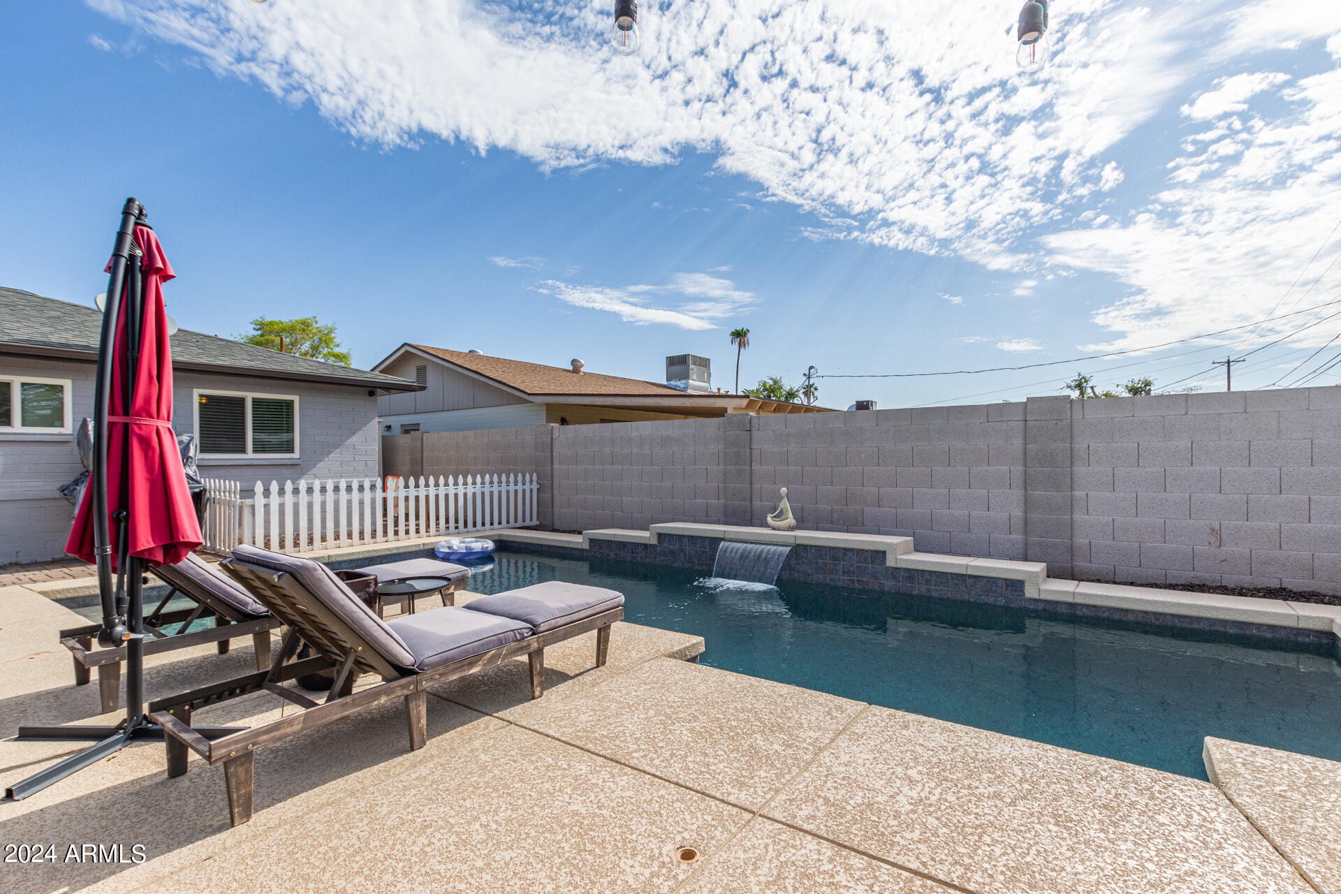 2007 W MONTEBELLO Avenue