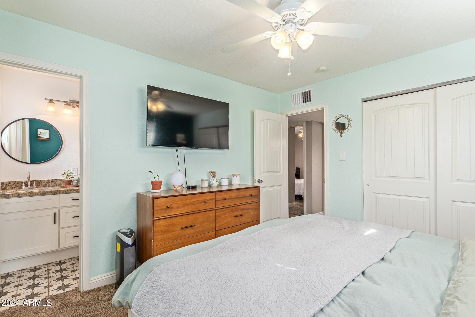 2007 W MONTEBELLO Avenue