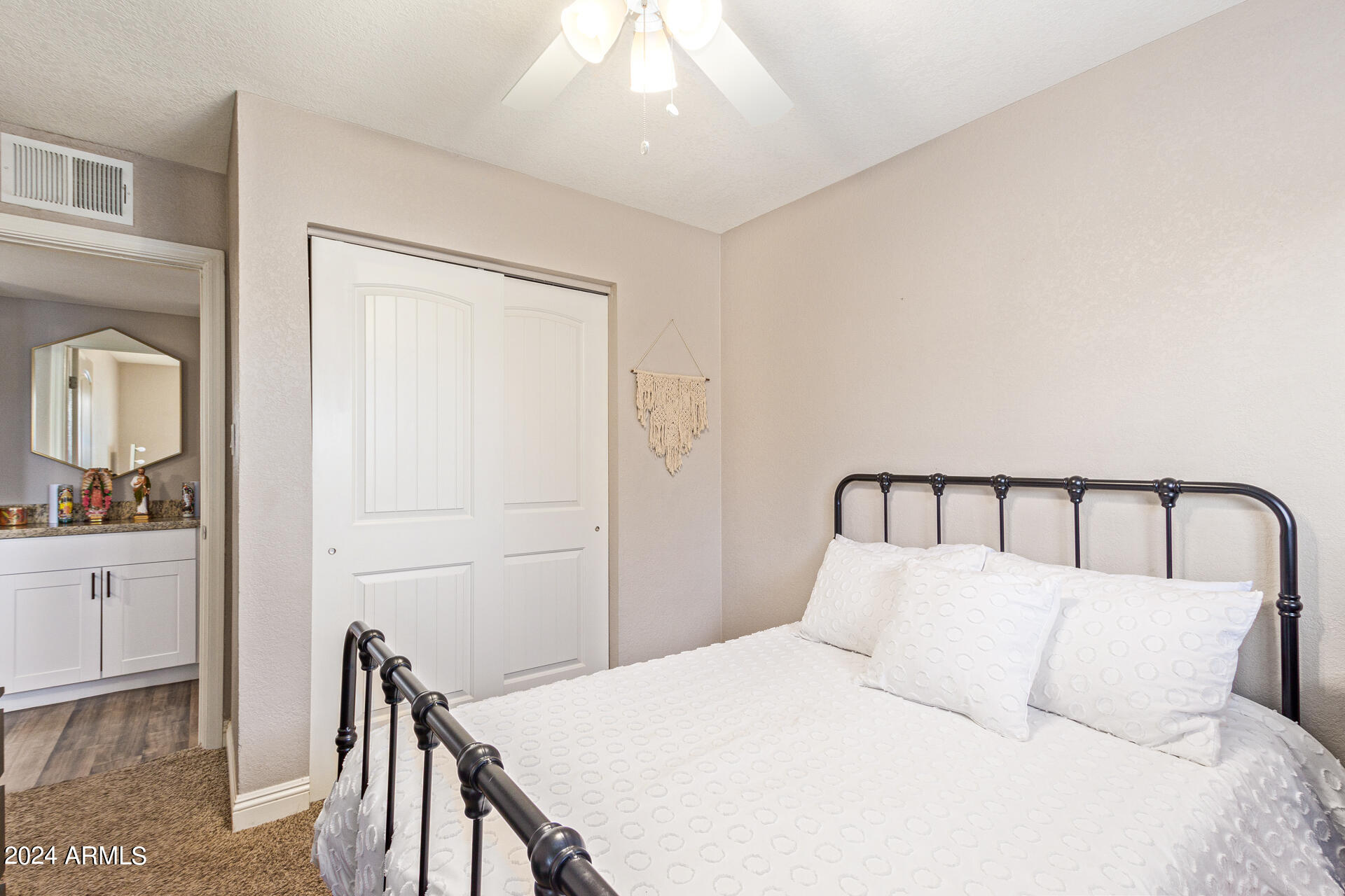 2007 W MONTEBELLO Avenue