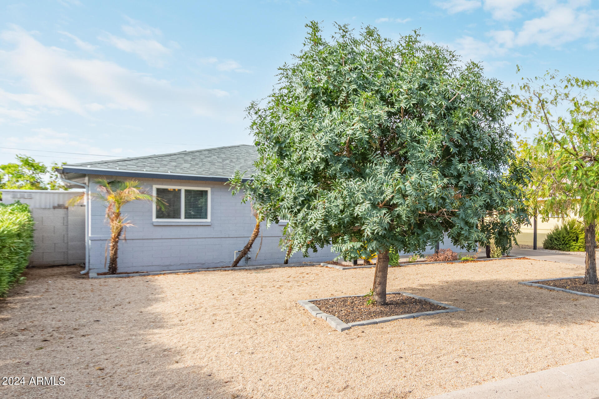 2007 W MONTEBELLO Avenue