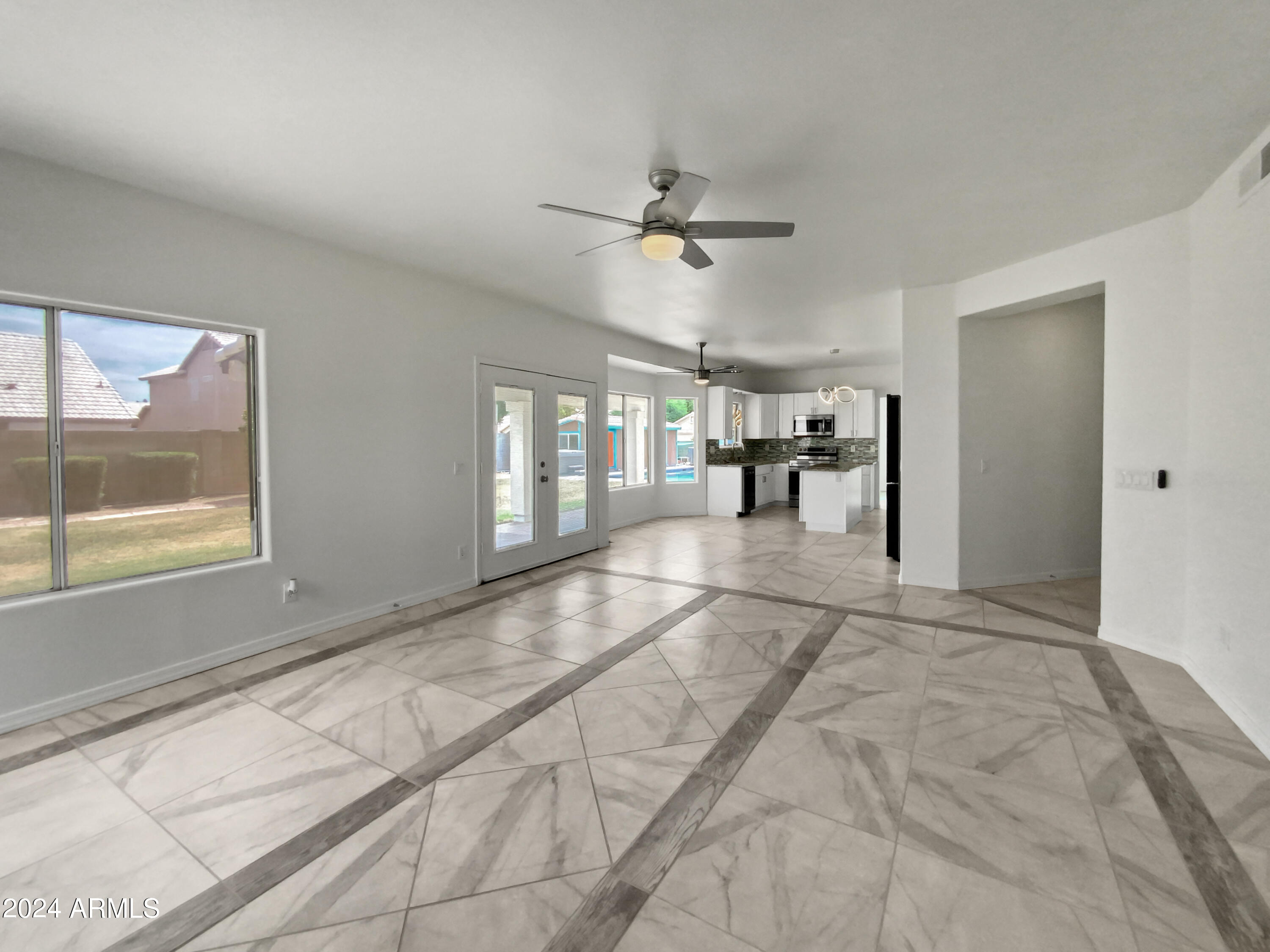 4025 E SAN ANGELO Avenue