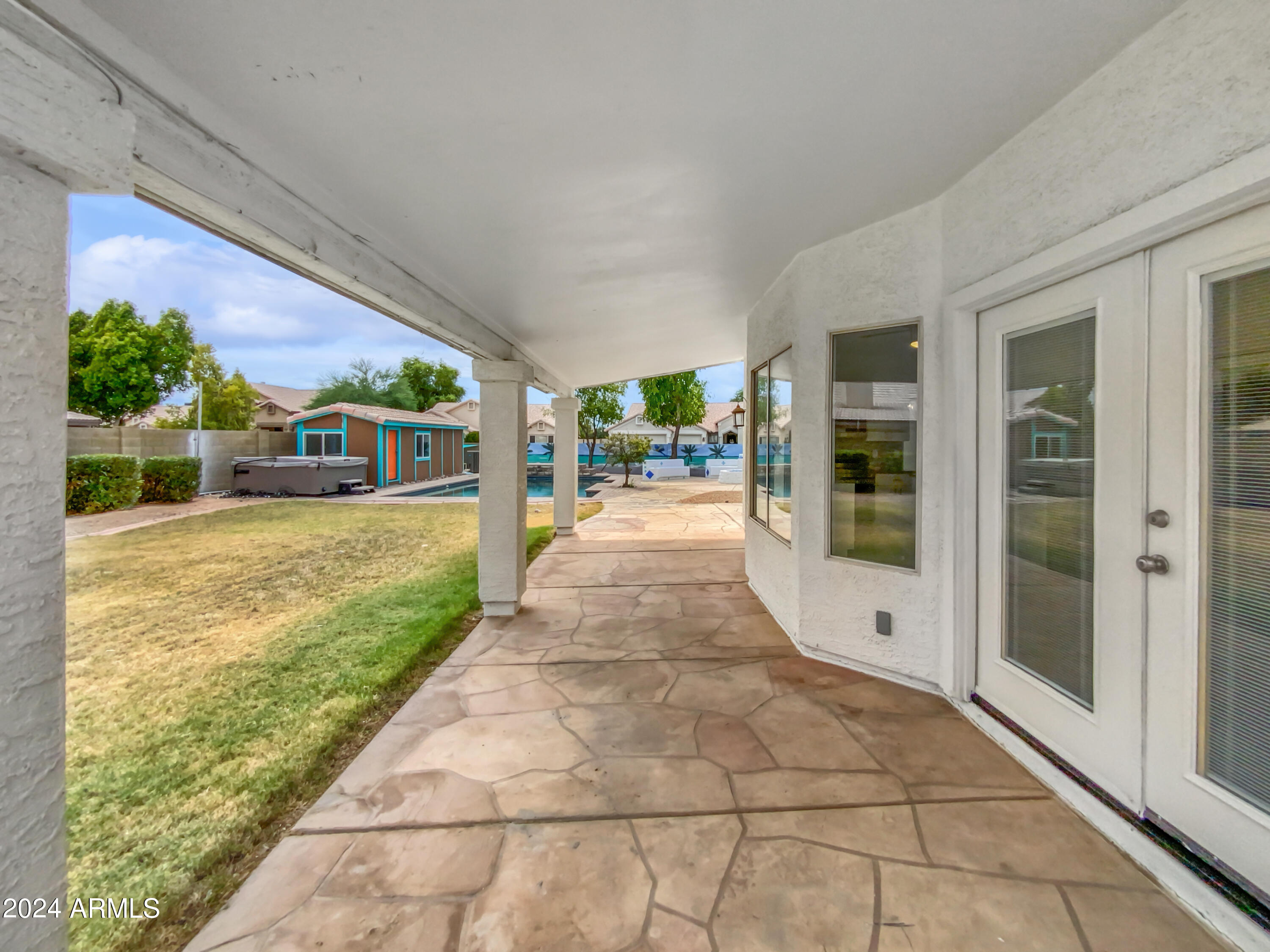 4025 E SAN ANGELO Avenue