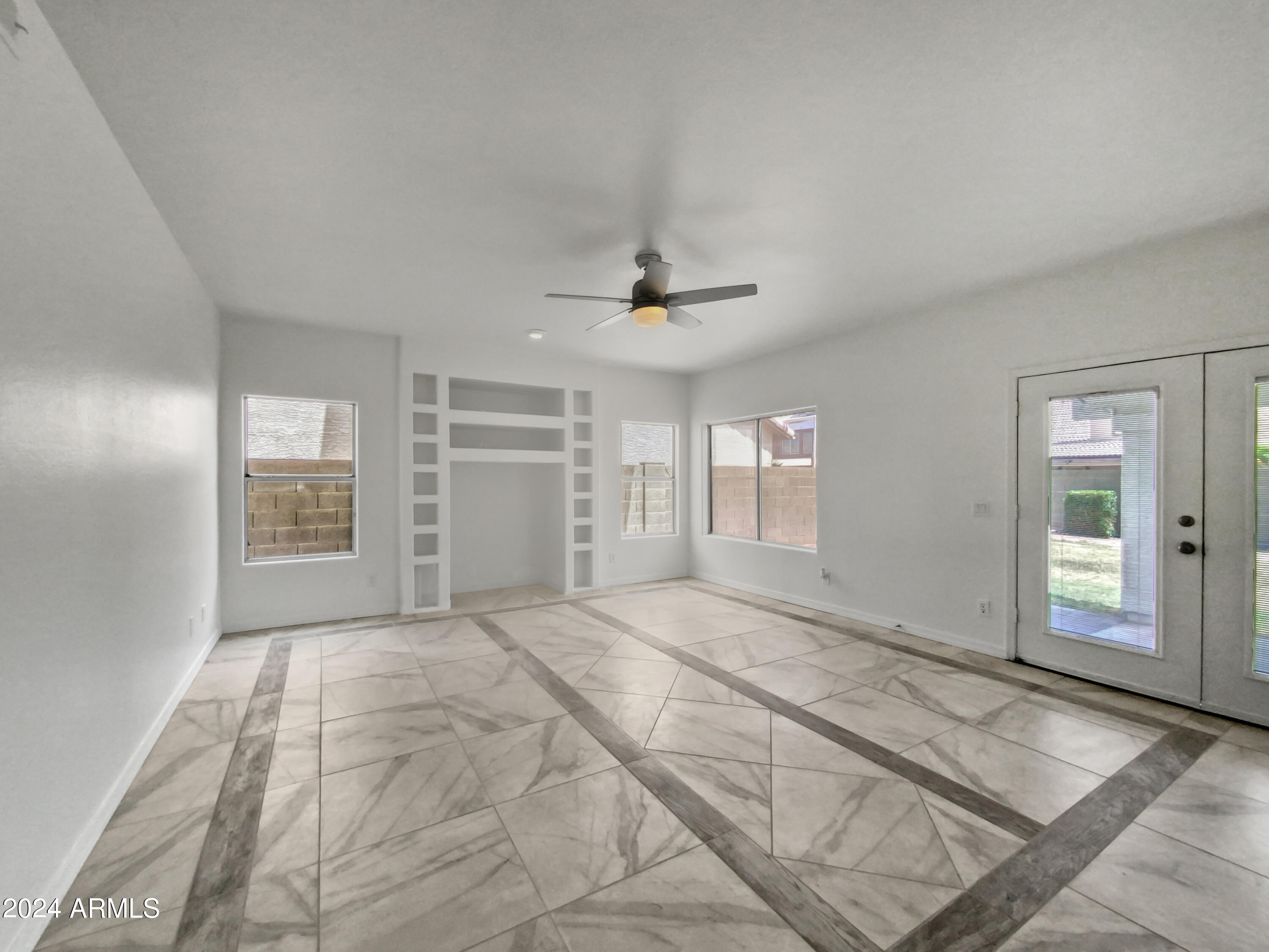 4025 E SAN ANGELO Avenue