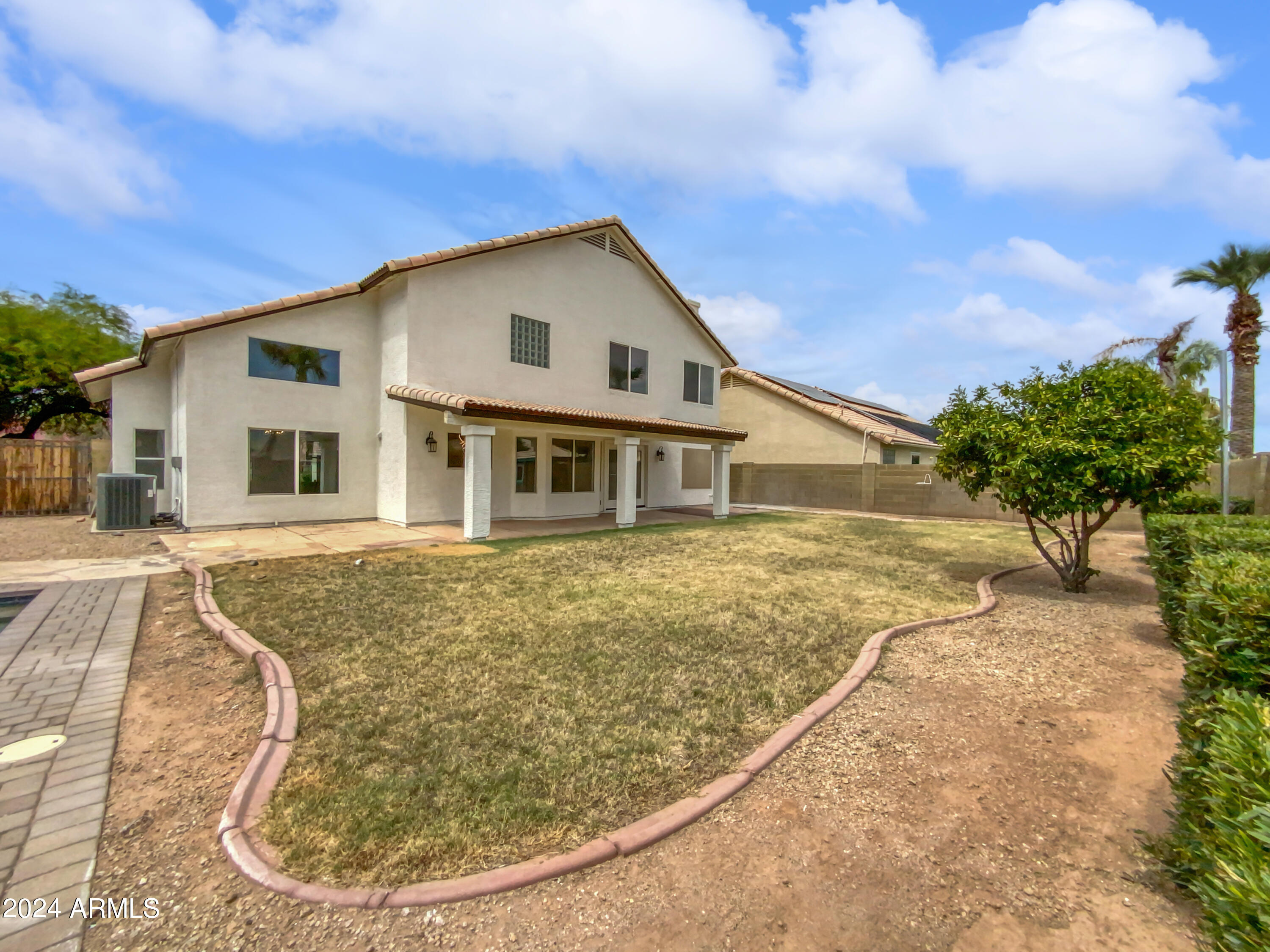 4025 E SAN ANGELO Avenue