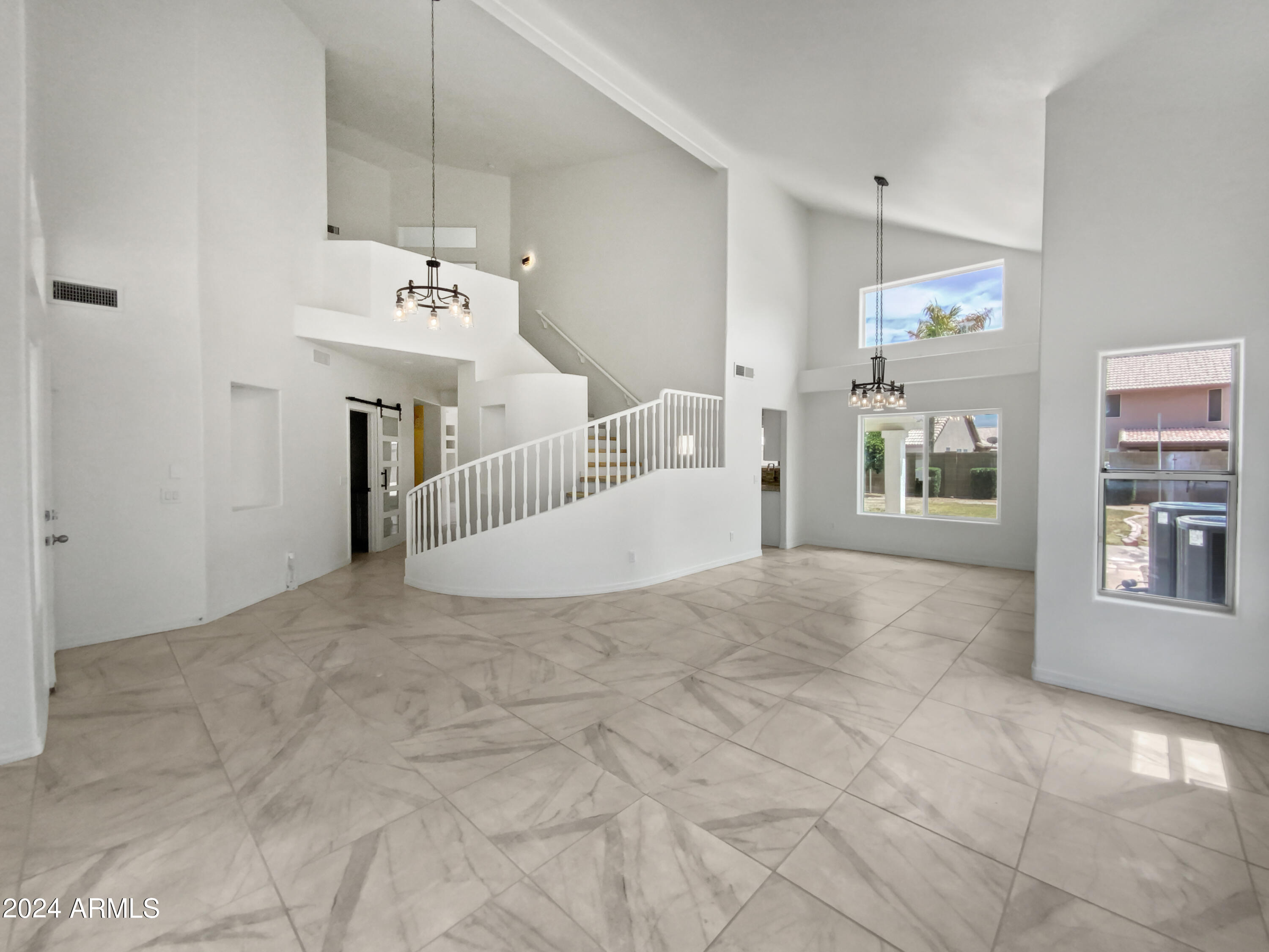 4025 E SAN ANGELO Avenue