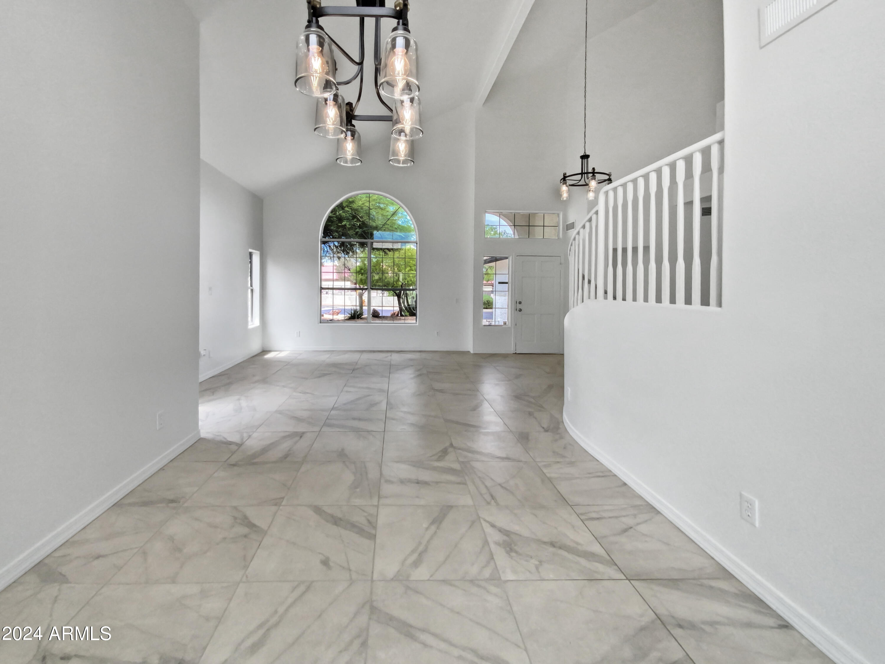 4025 E SAN ANGELO Avenue