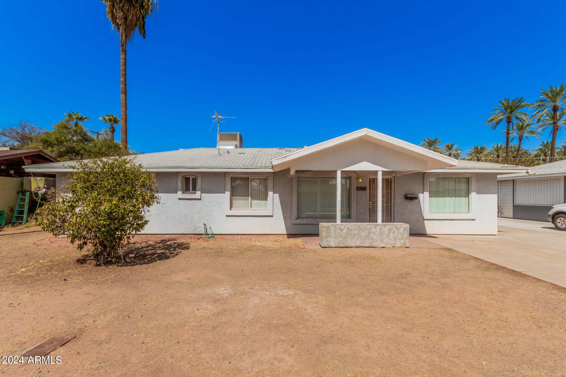 4242 E TURNEY Avenue