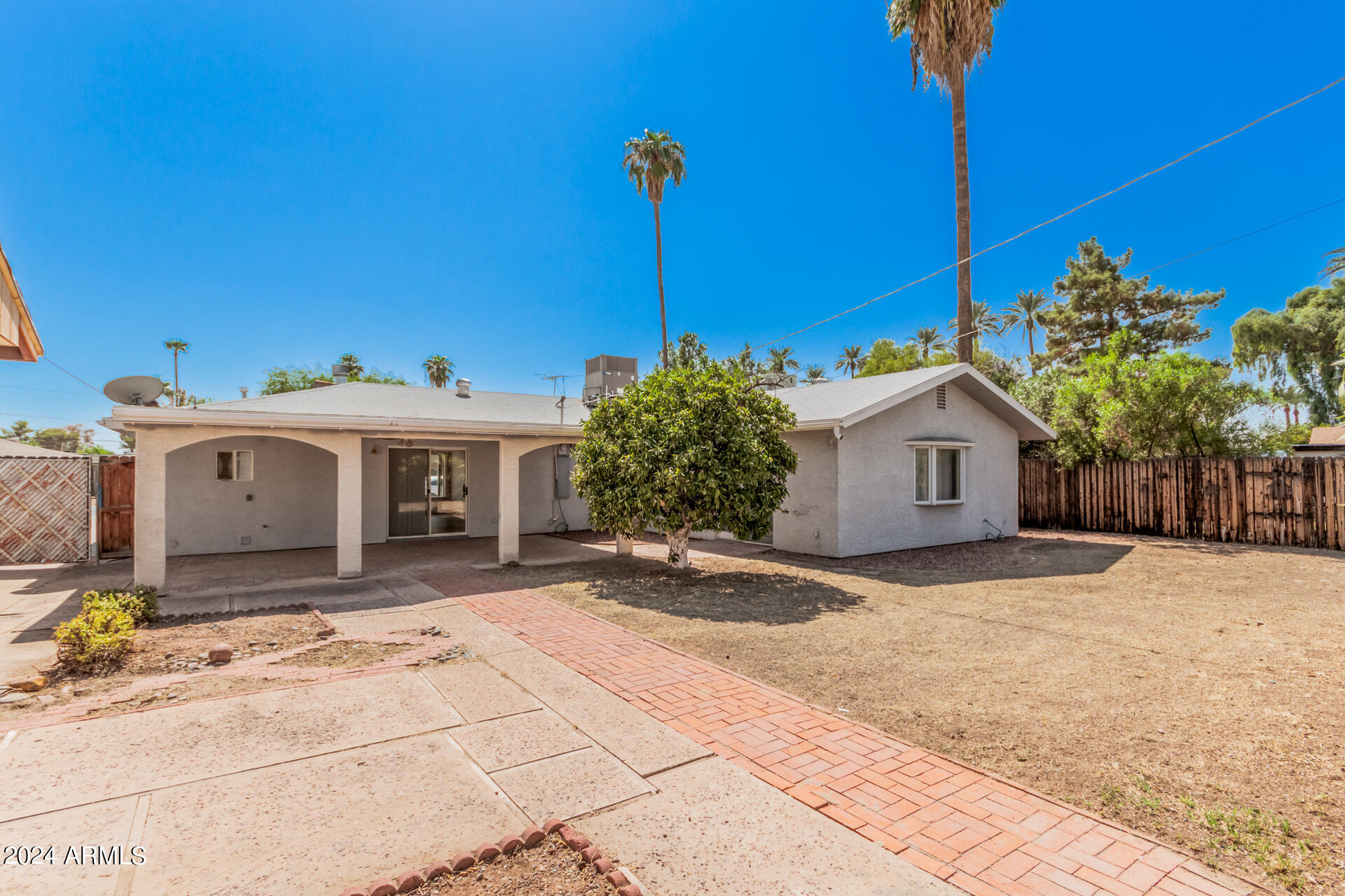 4242 E TURNEY Avenue