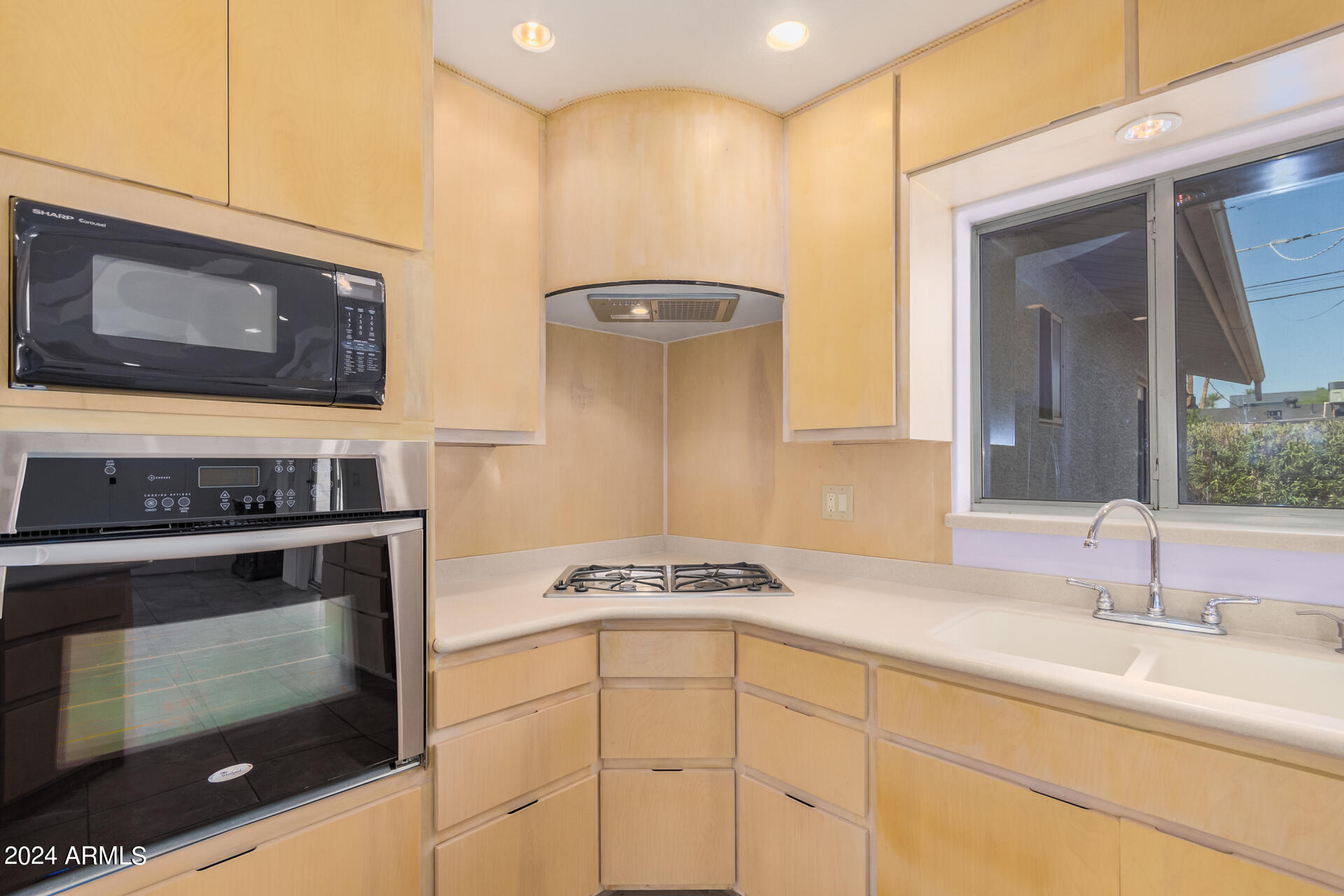 4242 E TURNEY Avenue