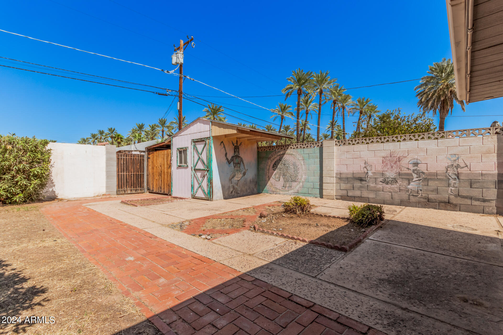 4242 E TURNEY Avenue