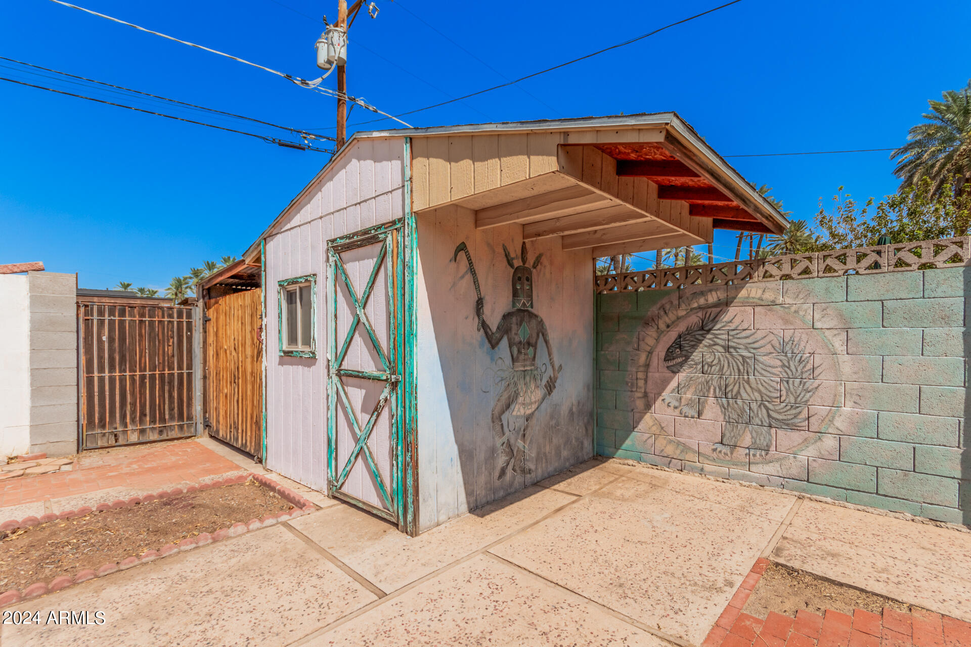 4242 E TURNEY Avenue