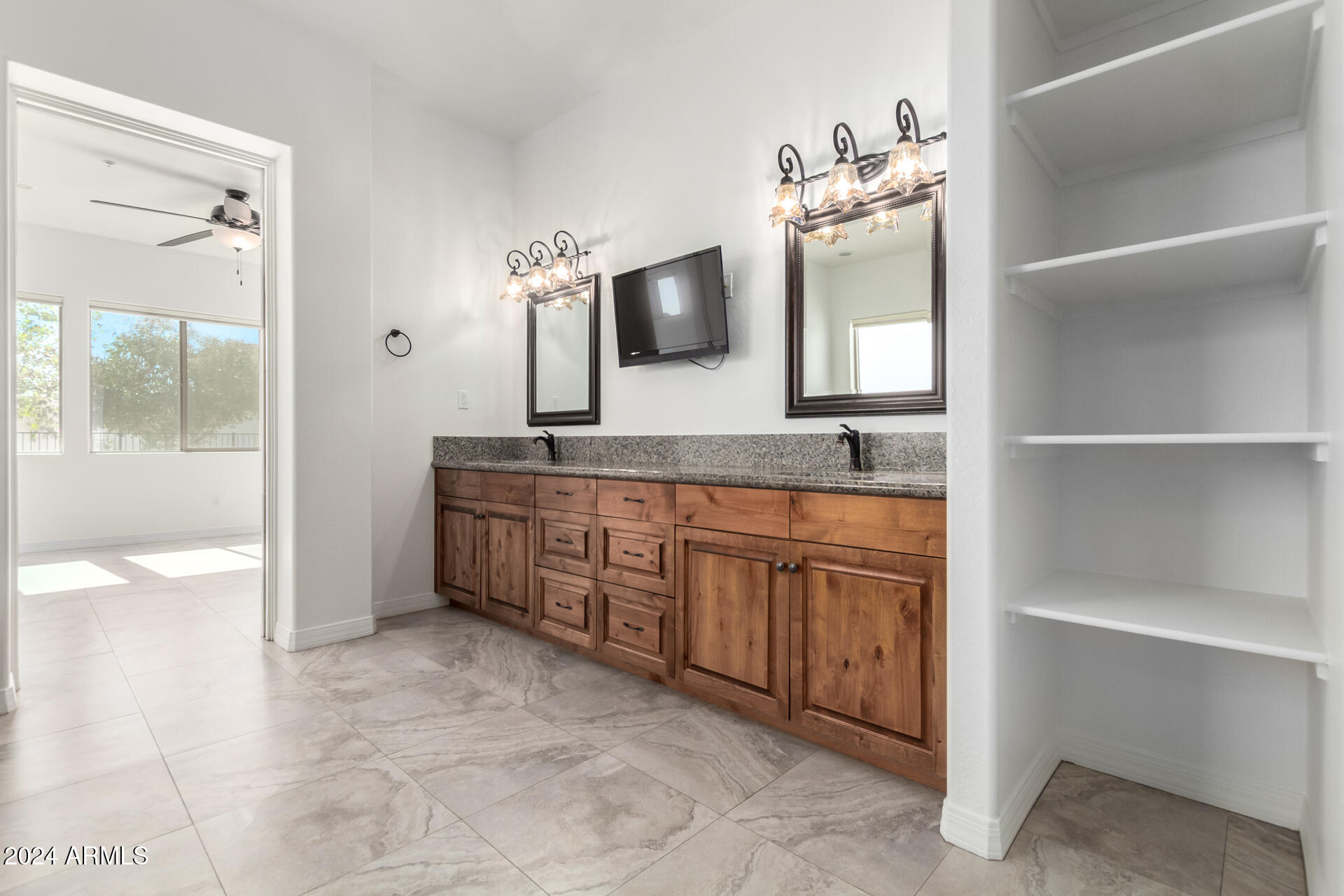 16217 W SKINNER Road