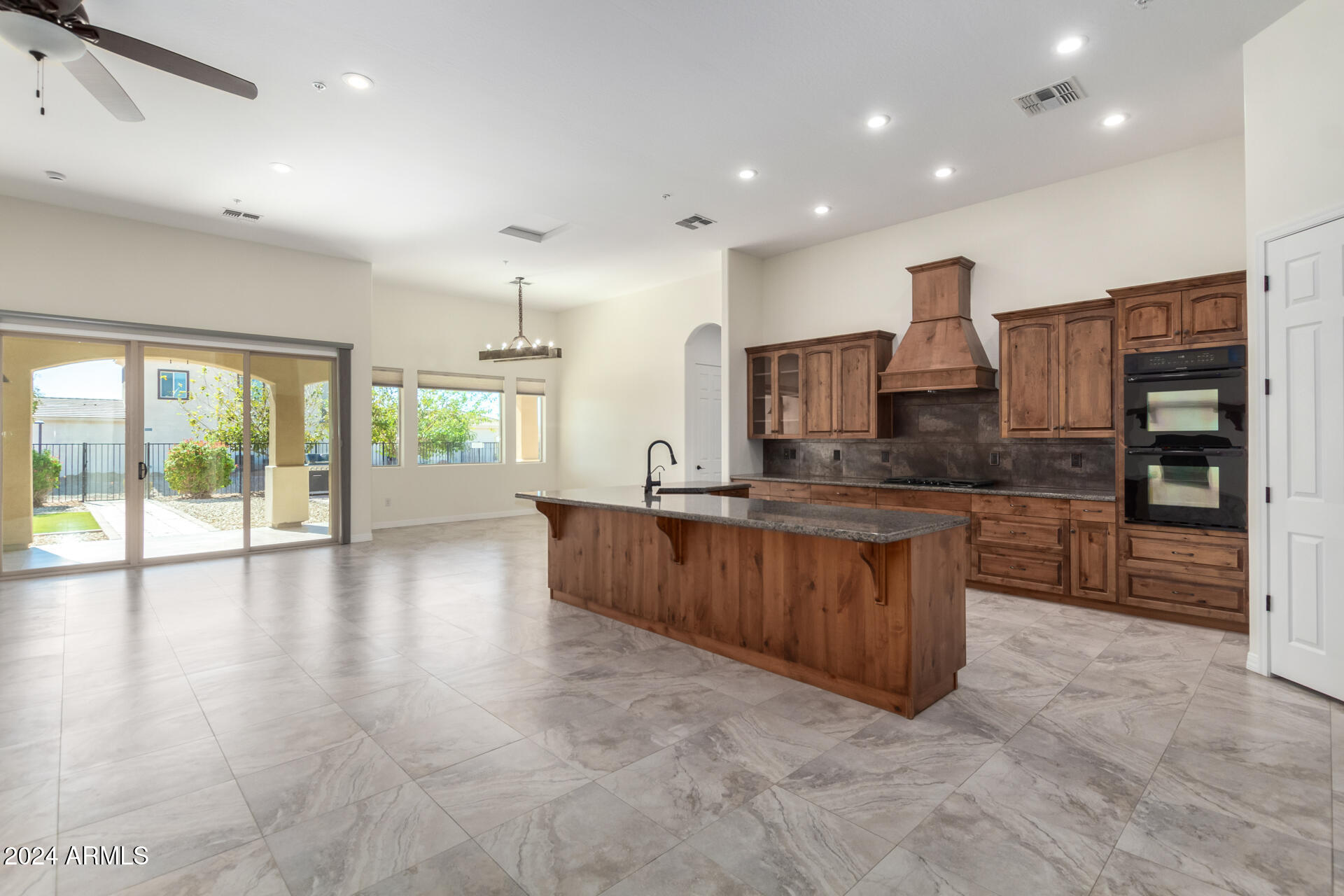 16217 W SKINNER Road