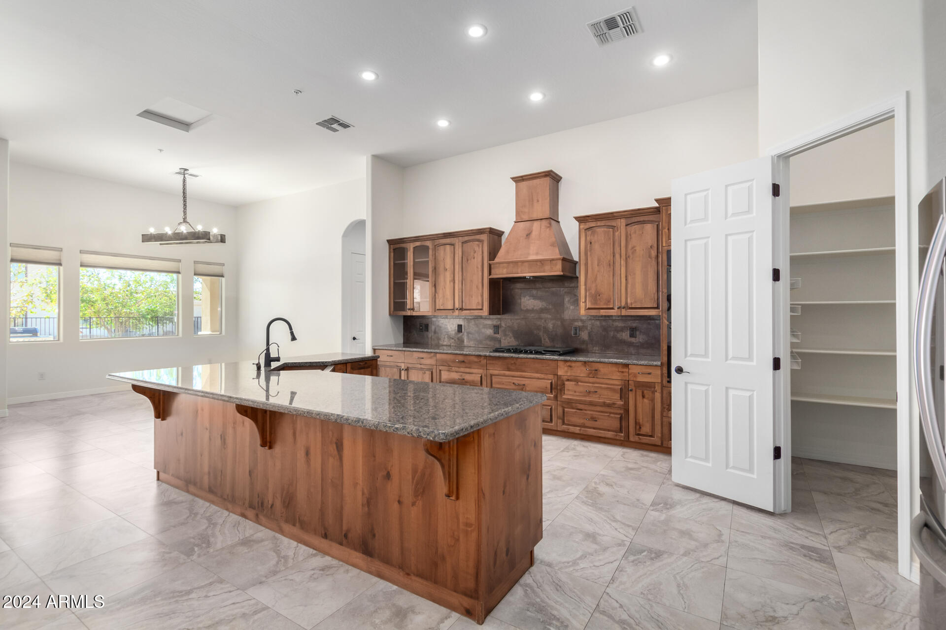 16217 W SKINNER Road