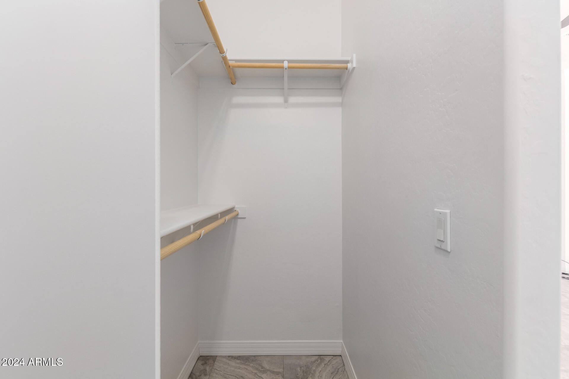 16217 W SKINNER Road