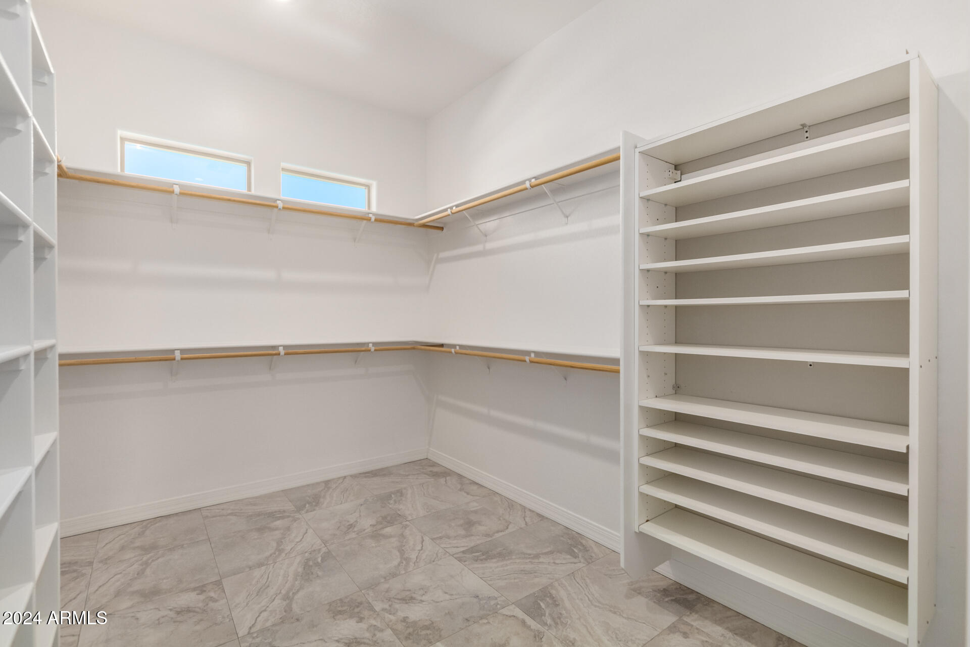 16217 W SKINNER Road