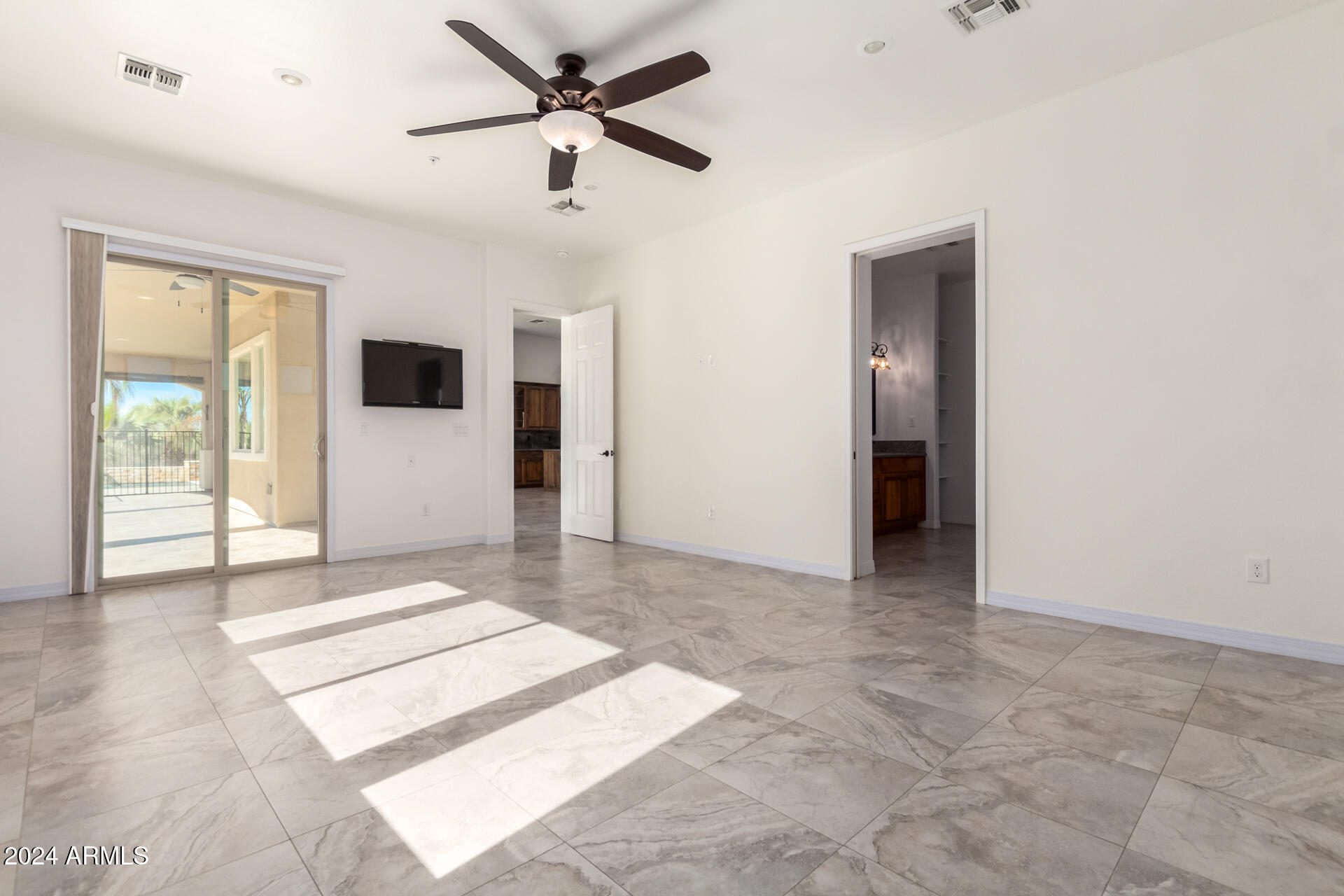 16217 W SKINNER Road