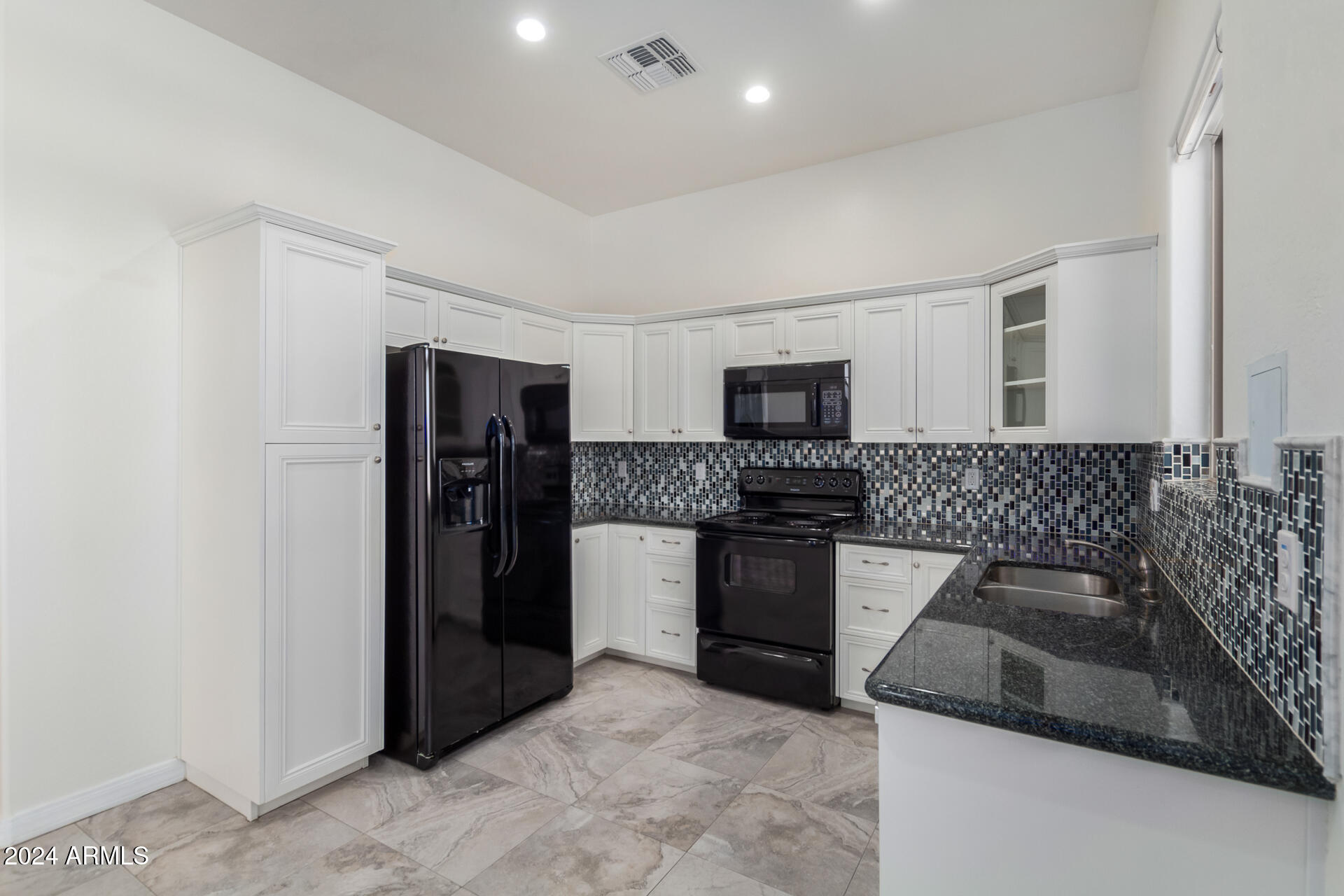 16217 W SKINNER Road