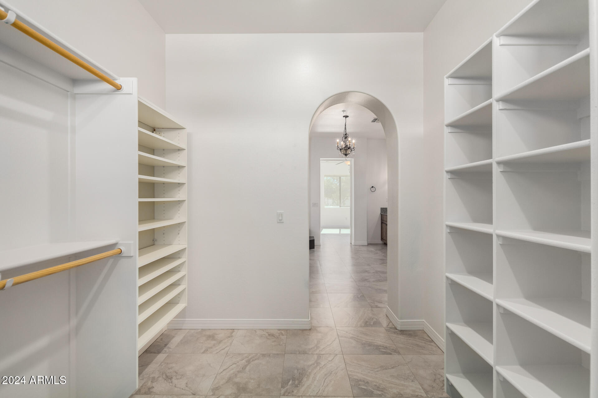 16217 W SKINNER Road