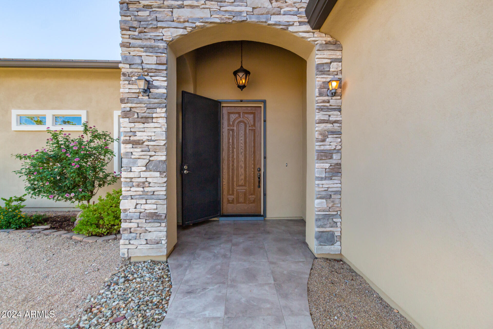 16217 W SKINNER Road