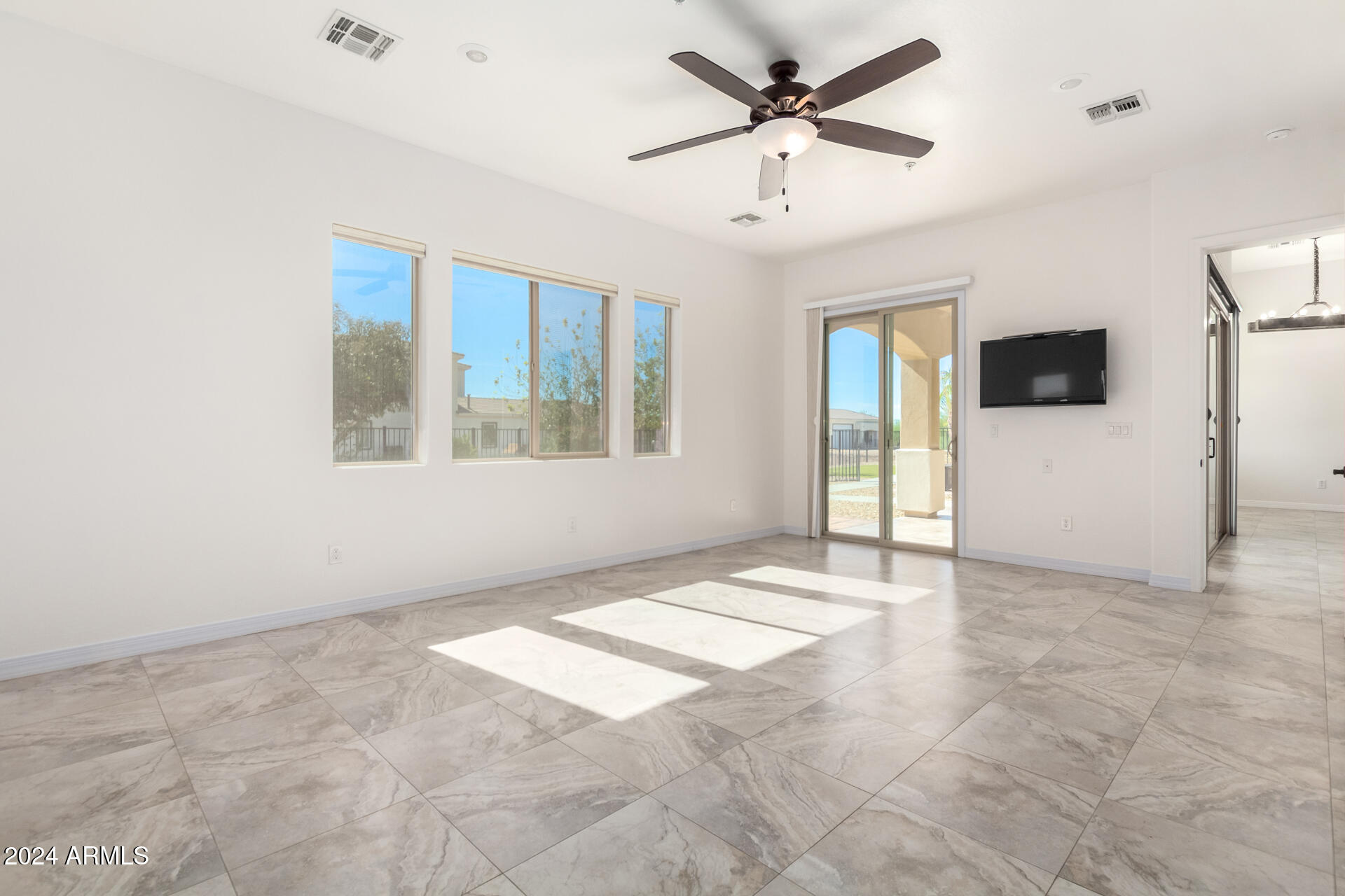 16217 W SKINNER Road