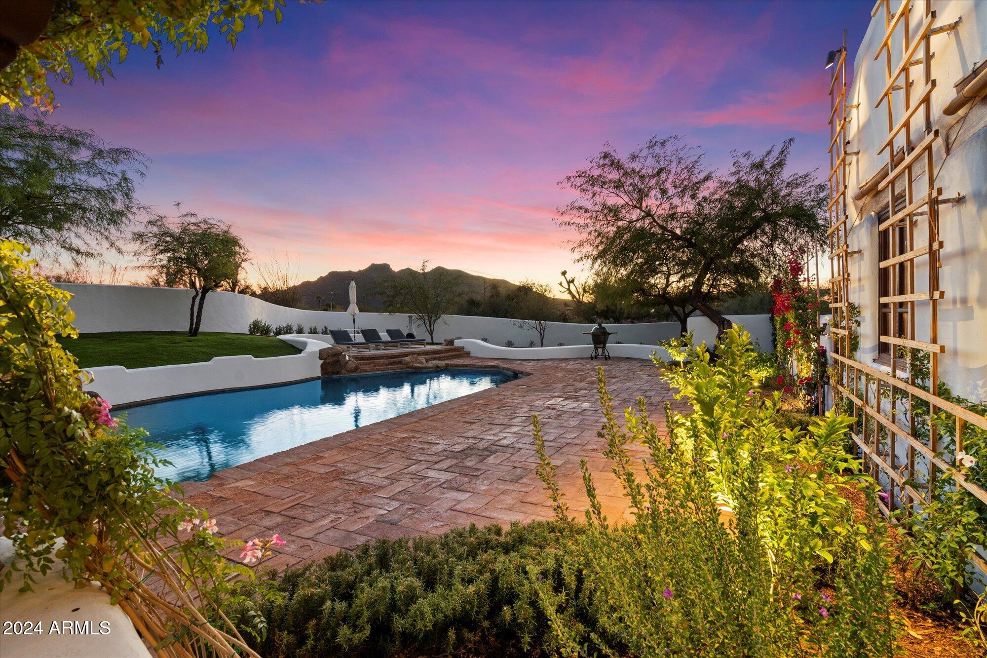 7614 E ROCKING CHAIR Road