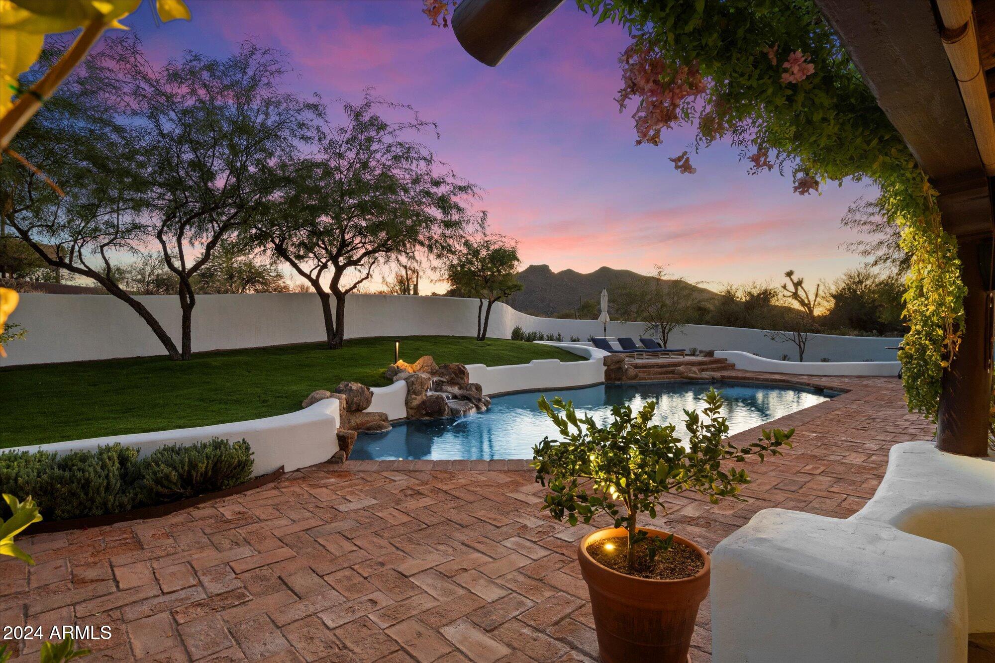 7614 E ROCKING CHAIR Road