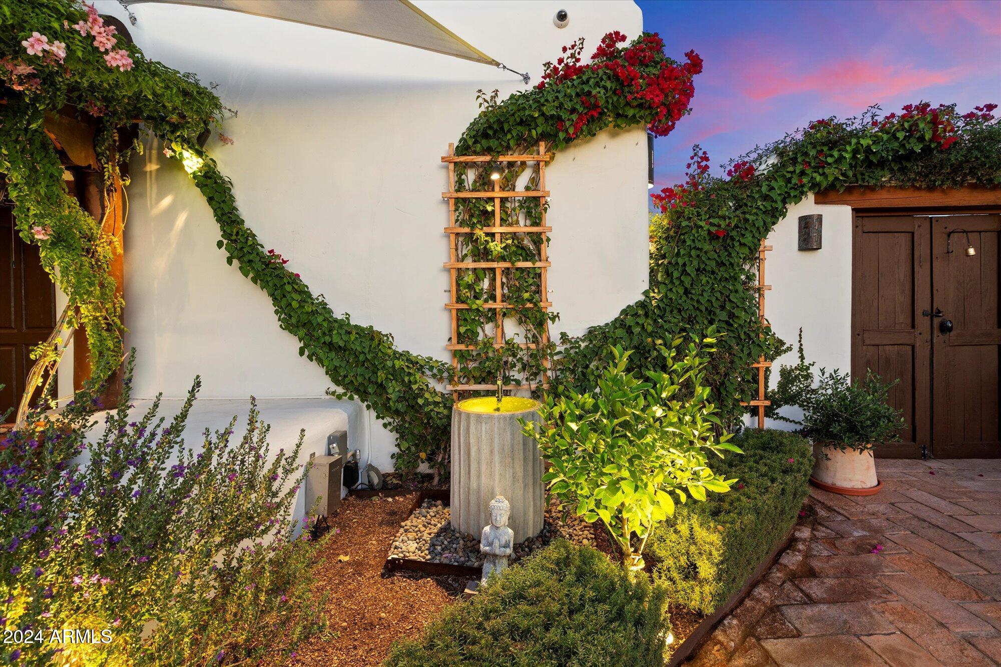 7614 E ROCKING CHAIR Road