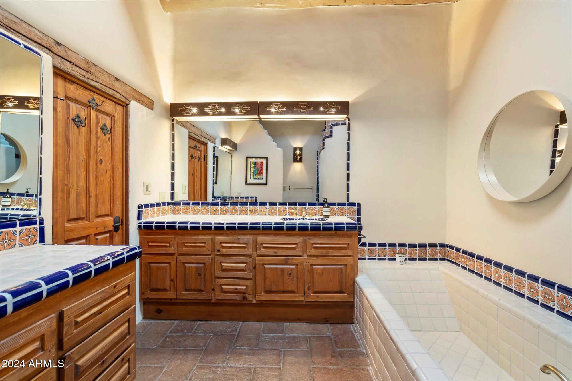 7614 E ROCKING CHAIR Road